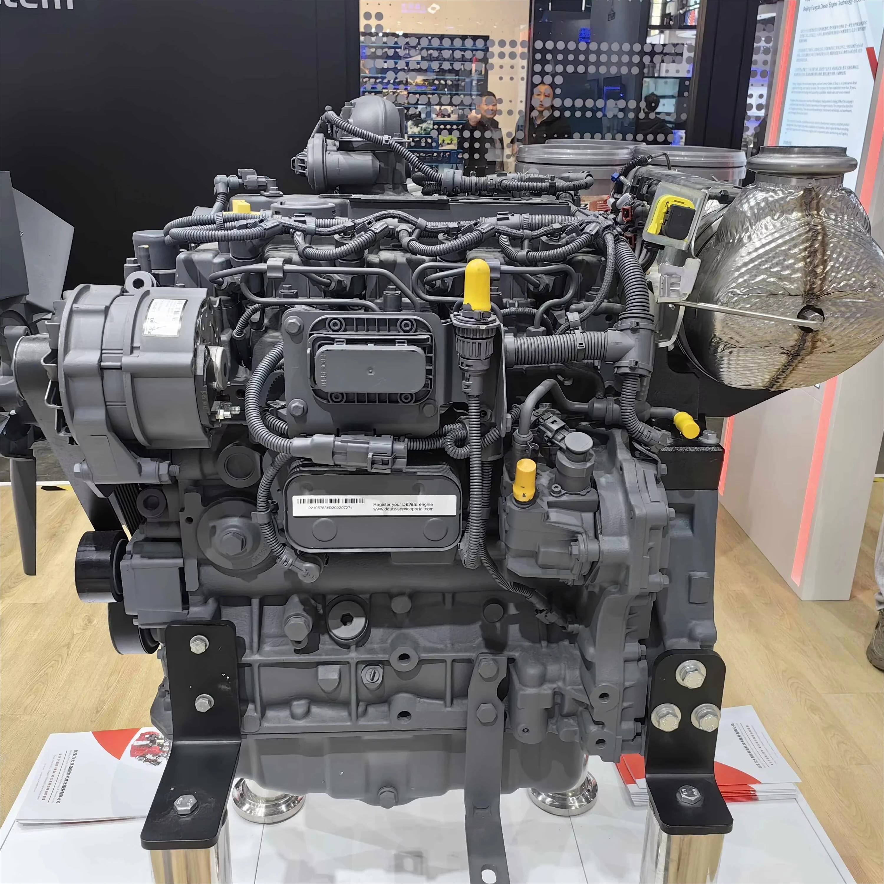 Inline Four Cylinder For Deutz TD2.9 L4 Electric Start 55.4KW Rated Power 260Nm Rated Torque Water-Cooled Electric Start Engine