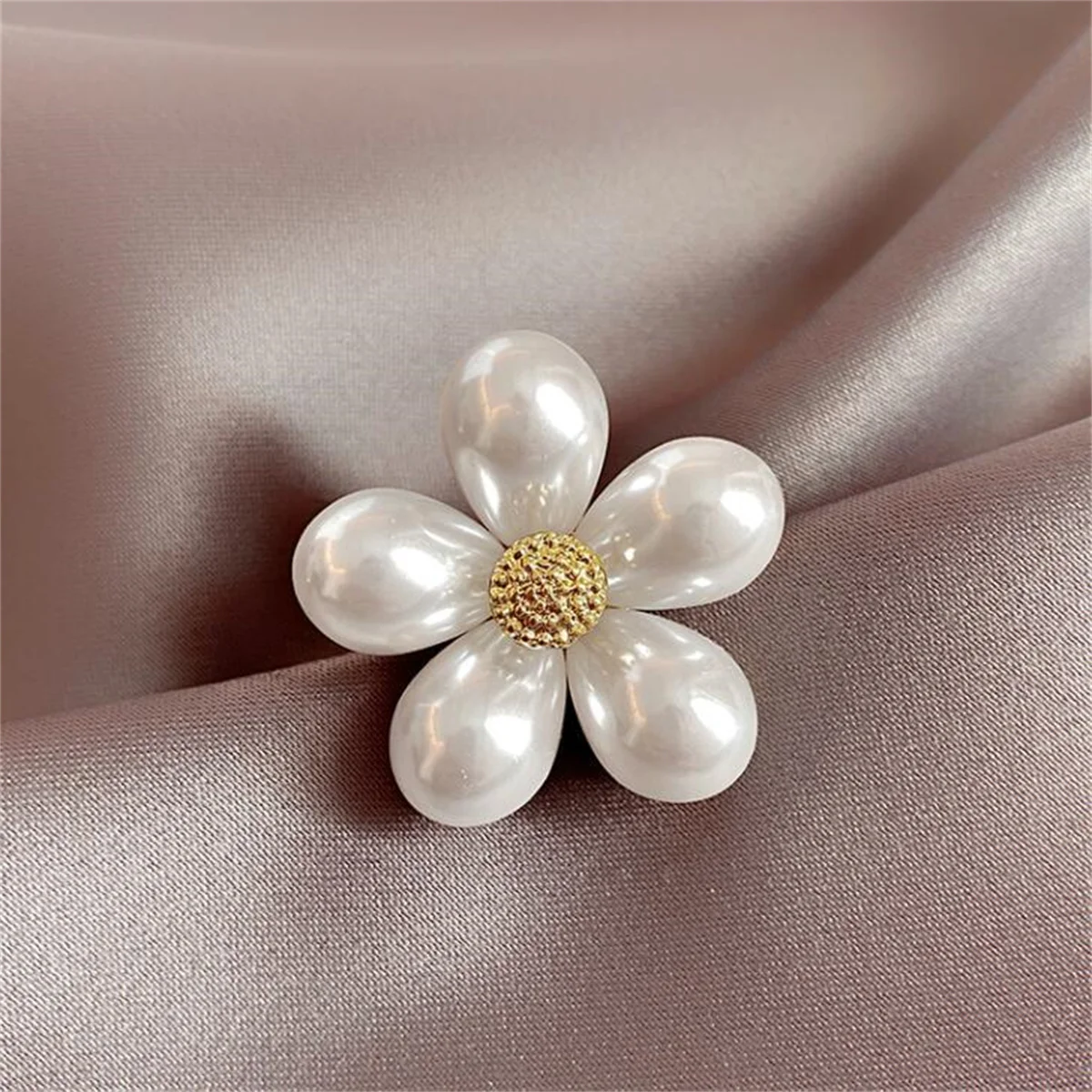 1Pc Fashion Mini Flower Brooch Female Literary Style Personalized Pin Creative Exquisite Kawaii Jewelry Accessories Party Gift