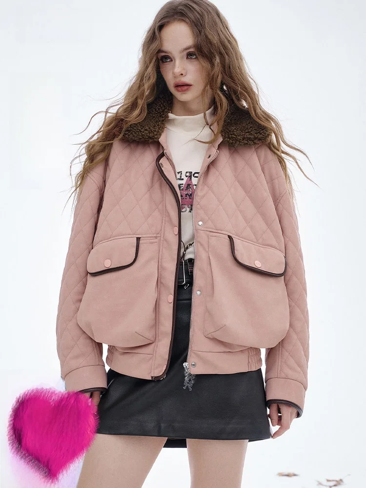 

Розовое пальто с ромбовидным узором из хлопка для женщин, зимнее, с воротником из овечьей шерсти, мягкий геометрический дизайн в стиле «сахарный кубик», полиэстер...