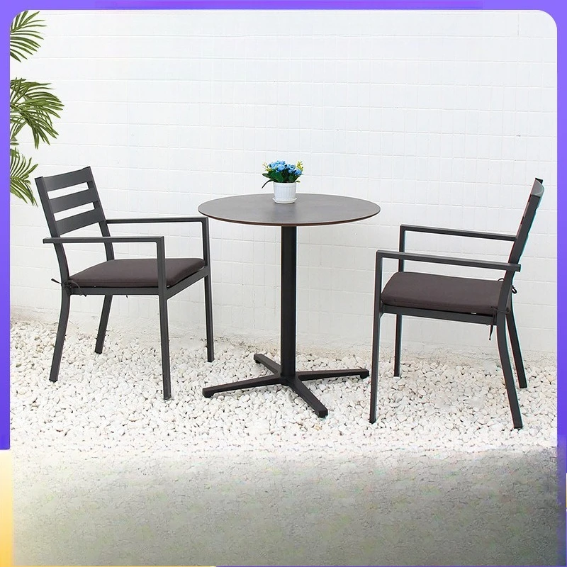 Mesas e cadeiras externas personalizáveis