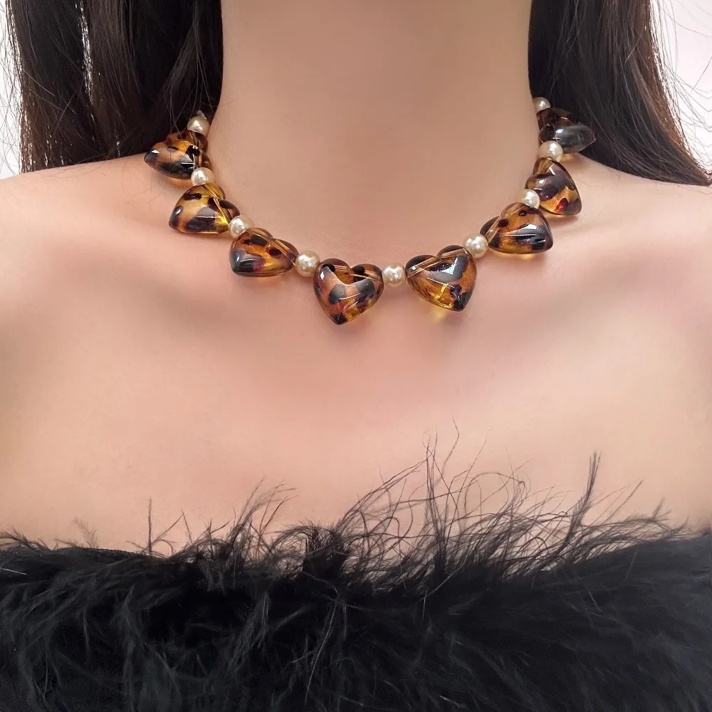 

Trendy Leopard Flower Heart Necklace Rhinestone Vintage Pearl Beaded Choker Collarbone Chain Pendant Clavicle Chain Women