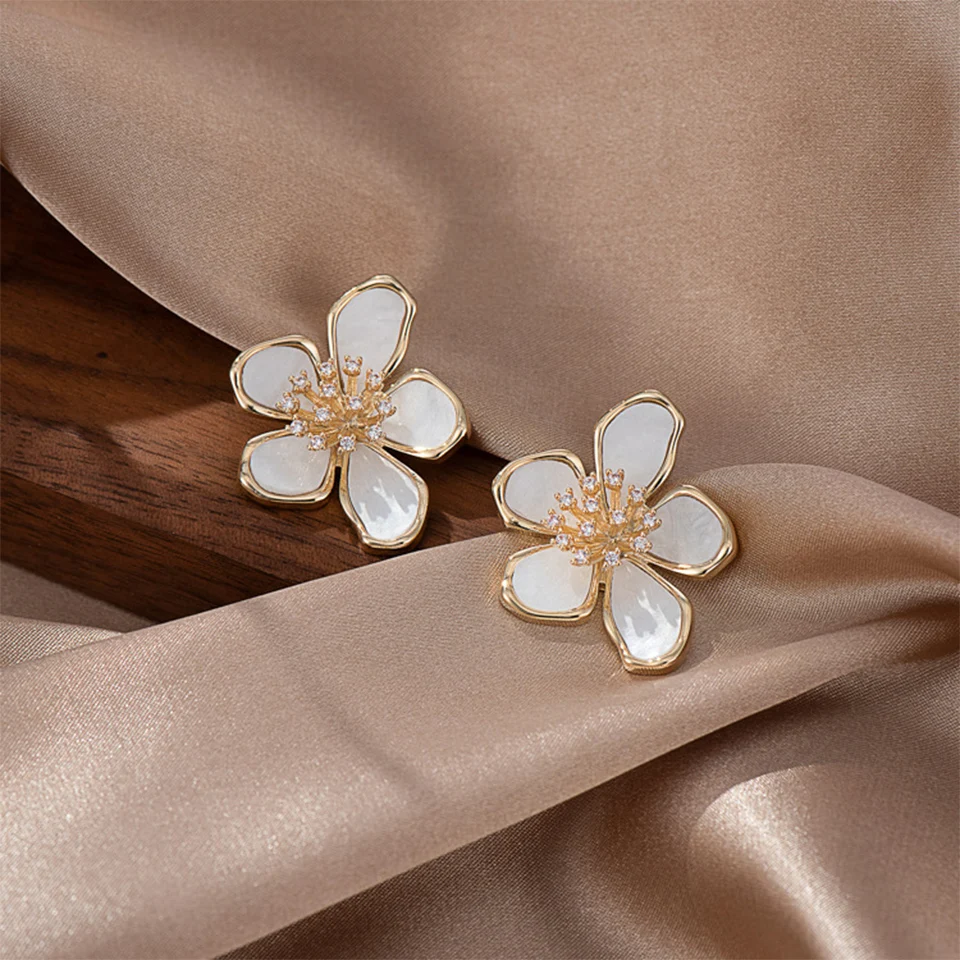 ZAKOL New Temperament Flower Earrings for Women Girls Sweet Korean Fashion Gold Color Crystal Zircon Party Accessories