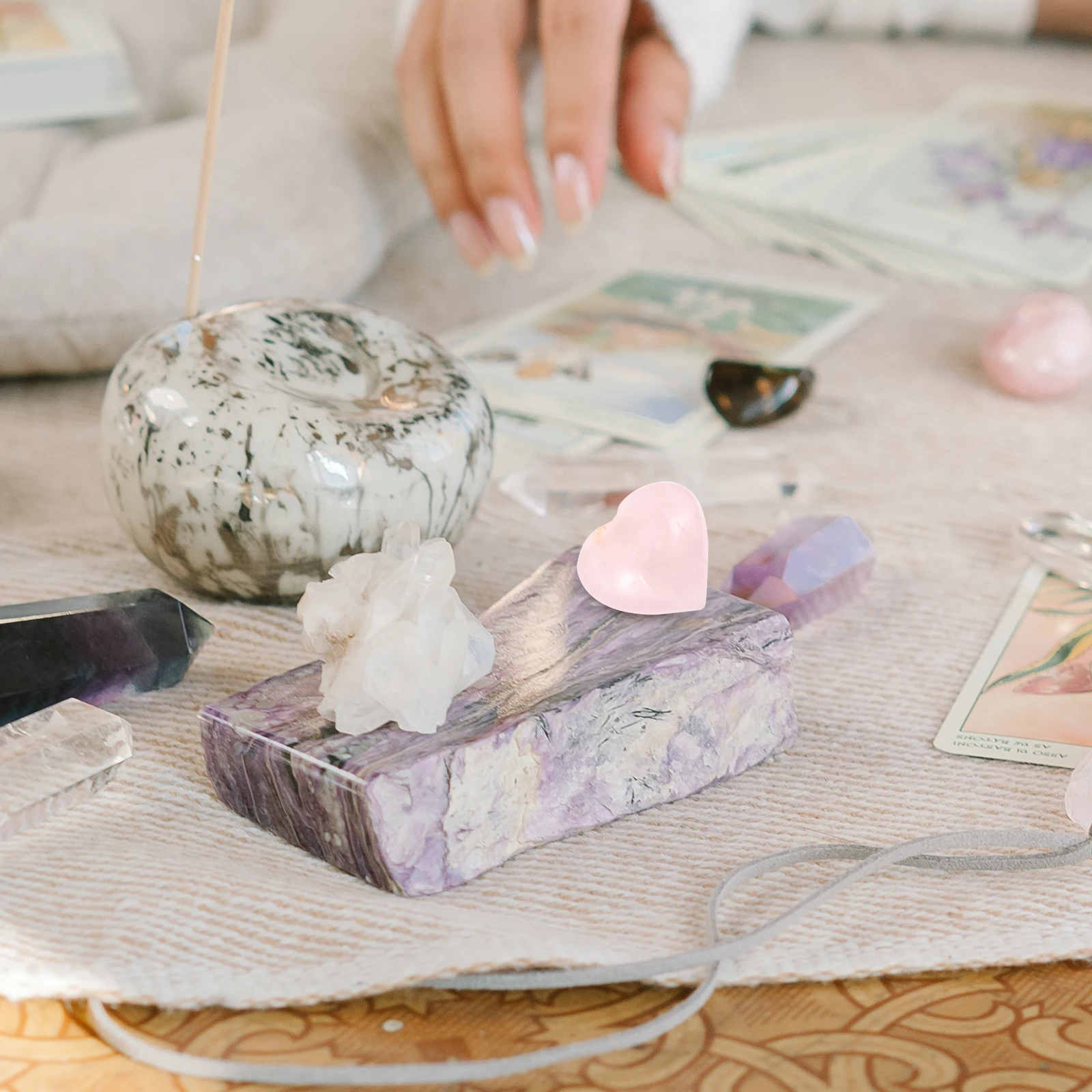 

2pcs Heart-Shaped Rose Quartz Crystal Healing Stone Love Shape Decorative Jewelry Holder For Home Office Car Tea Room Restaurant