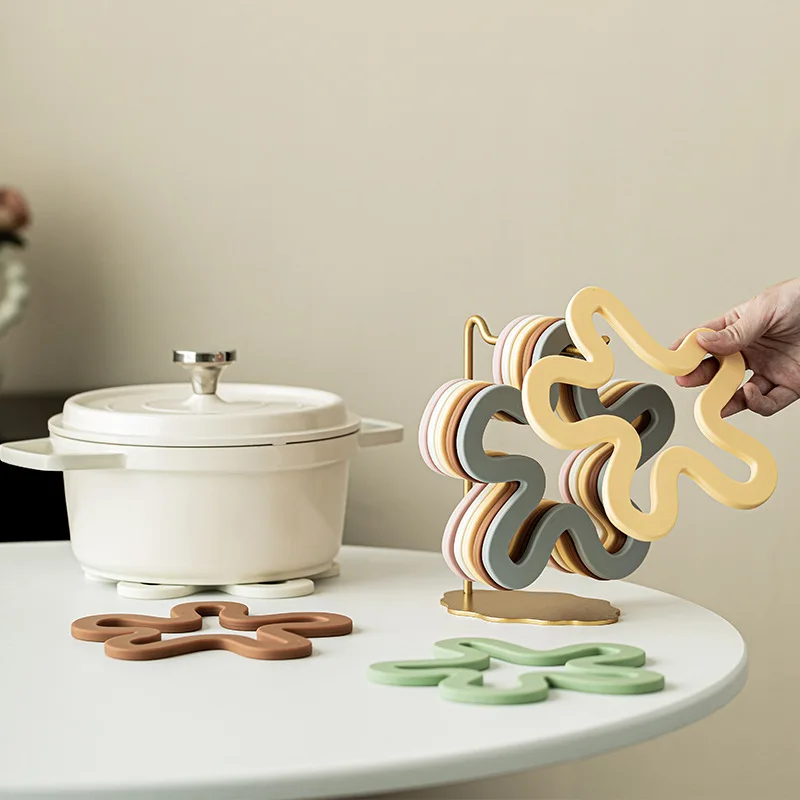 

Silicone Heat-Resistant Mat Anti-Burn Table Mat Home Plate Coaster Dinner Placemat Casserole Pad Valentine's Day Date Setting