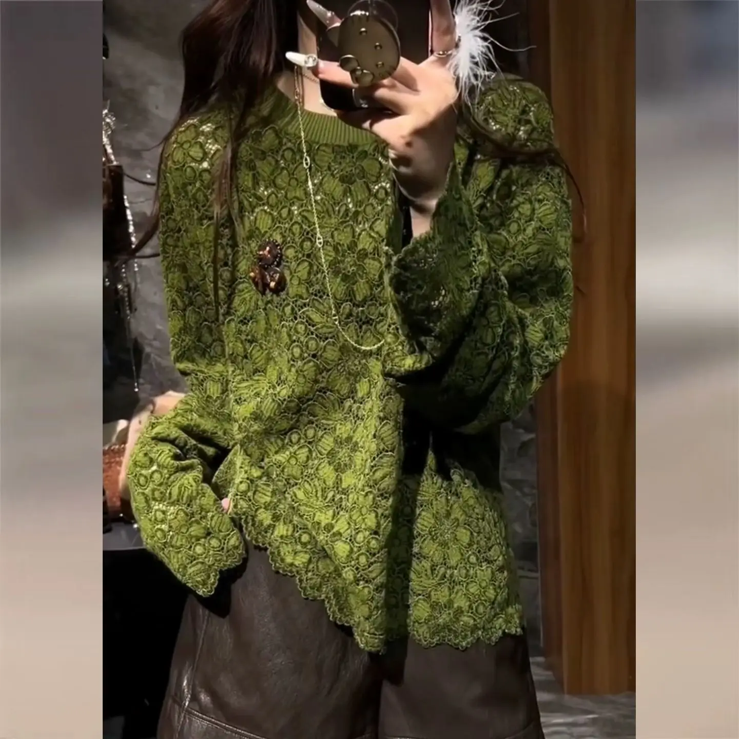 Green lace crochet top women's 2025 autumn new French chic exquisite and unique beautiful and beautiful shirt