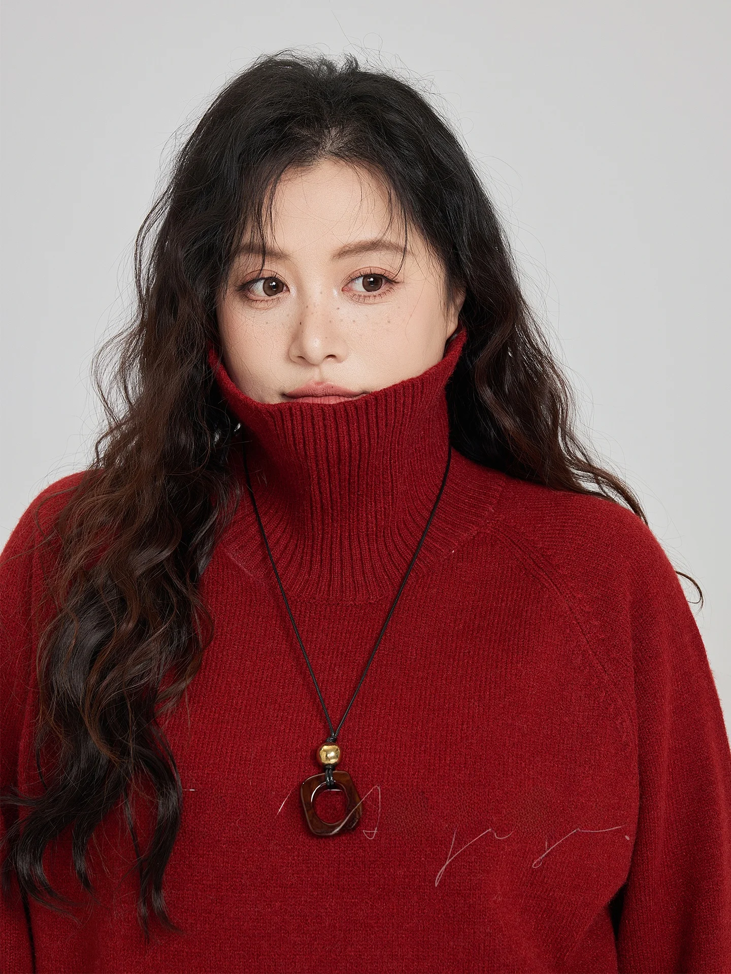 

Red High Collar Color Sweater Inner Wear Base Layer Knitted Top for Women plus Size Winter New Arrival DMRORO Brand