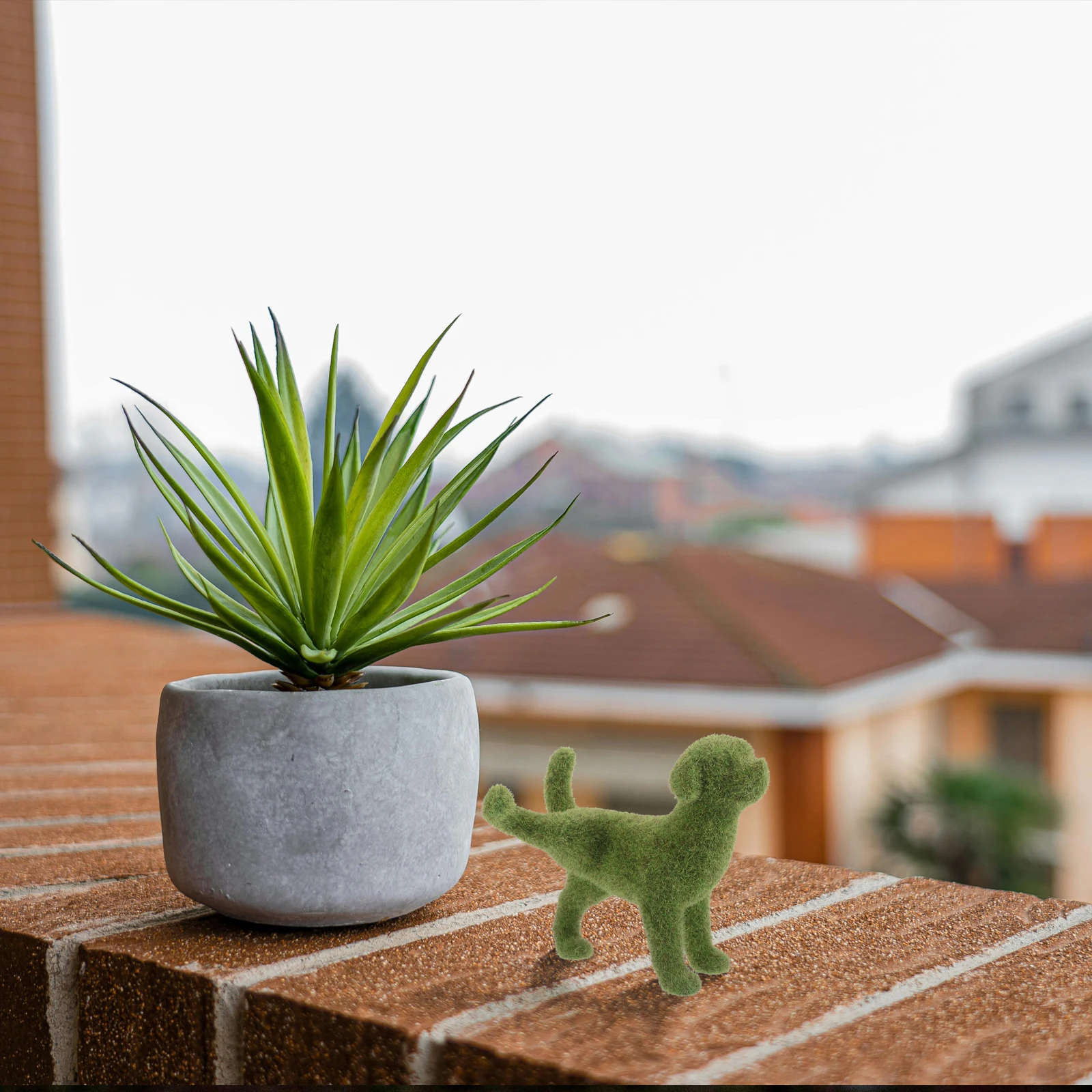 

Green Flocked Dog Lifelike Lawn Animal Statue Outdoor Decoration Courtyard Balcony Faux Moss Covered Puppy Sculpture Garden