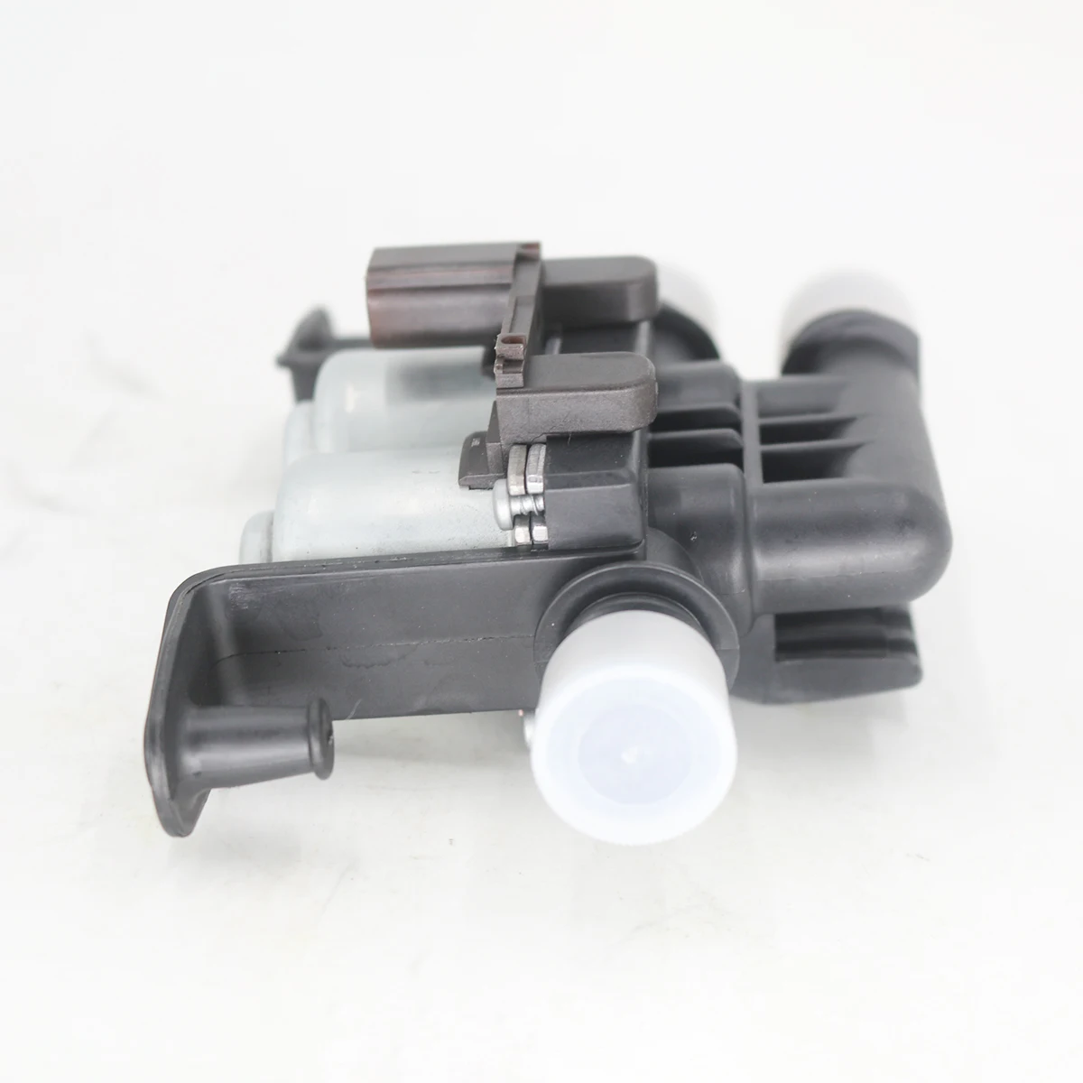 64116910544 Heater Valve for 2005-2019 BWM X1 X3 X4 X5 X6 2.0L L4 /3.0L L6 /4.4L V8 for 2011-2017 Porsche Cayenne 3.0 1648300484
