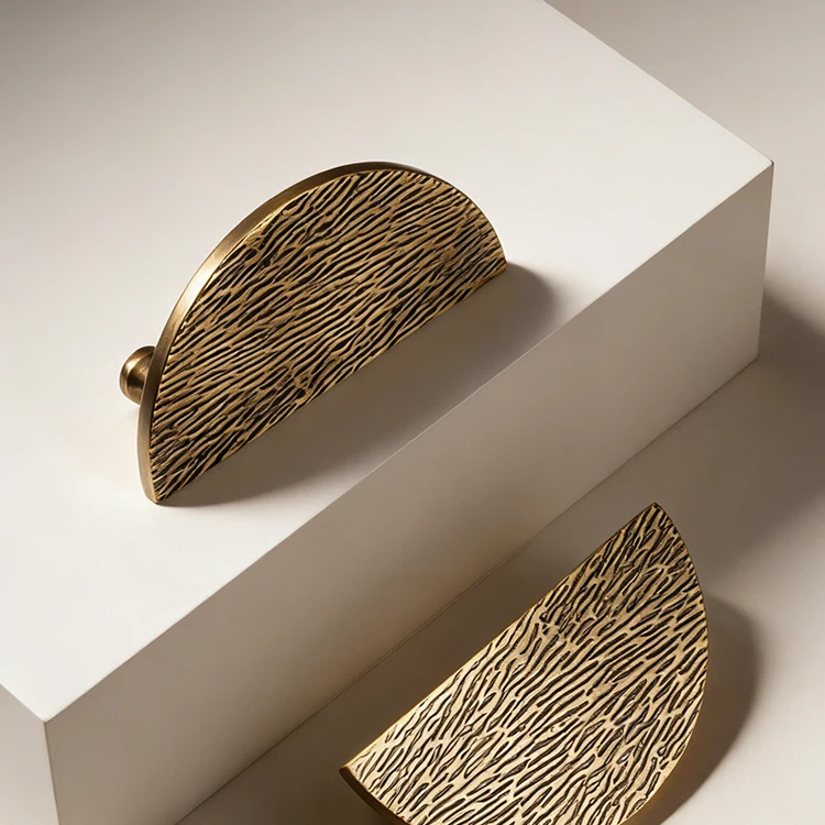Dooroom Möbelgriffe aus massivem Messing, Retro-Textur-Design, halbrunde Schrank- und Schubladenknöpfe, Möbel- und Kleiderschrankgriff – Detail 4