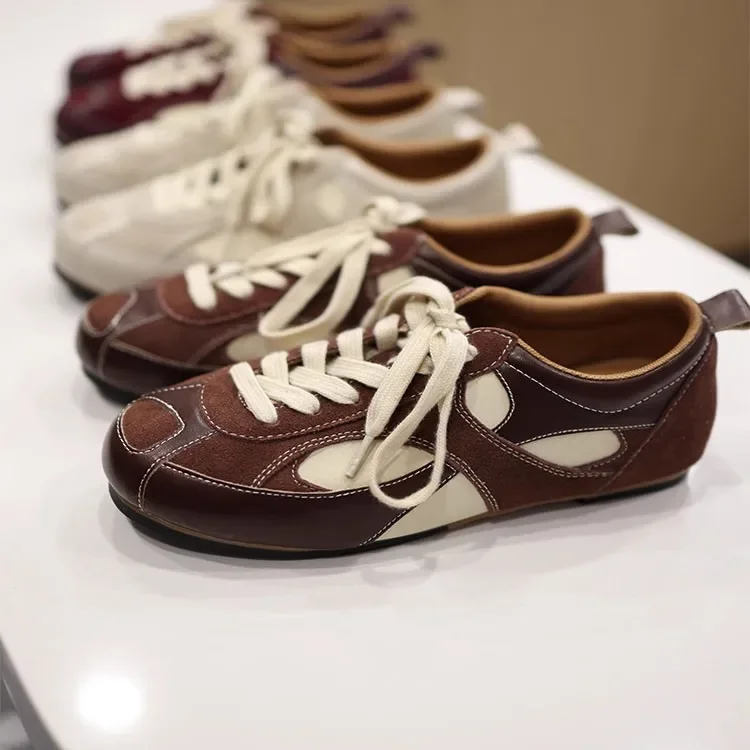 Sepatu Sneaker wanita, sepatu Platform Sneaker kasual kepala bulat, sepatu wanita papan peninggi, sepatu Flat baru Musim Semi dan Gugur 2024