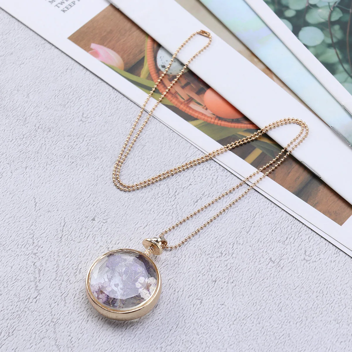 

Round Shape Dried Flower Necklace Handmade Purple Baby's Breath Natural Pendant Glass Necklace Gift for Mother's Day Wedding