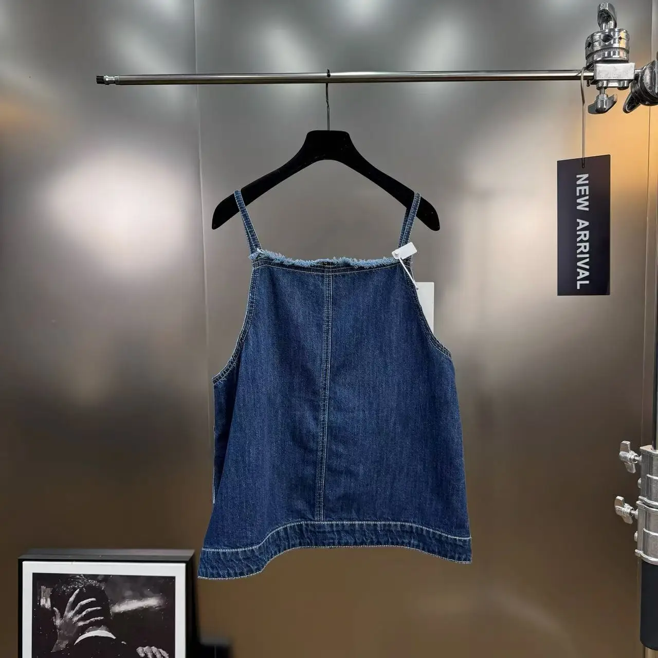 2025 Autumn Versatile Slim-Fit Retro Washed Pocket Denim Camisole Vest – Casual Street-Chic Top