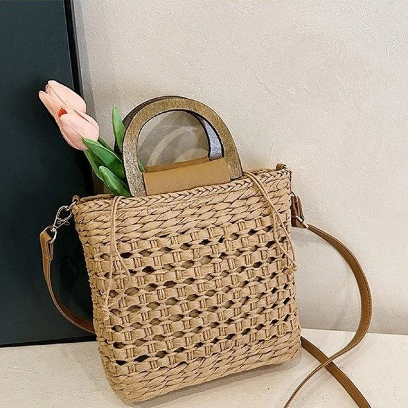 

Elegant Leather Shopper Bag With Fashionable Vintage Design And Large Capacity For Stylish Women Leisure Outings