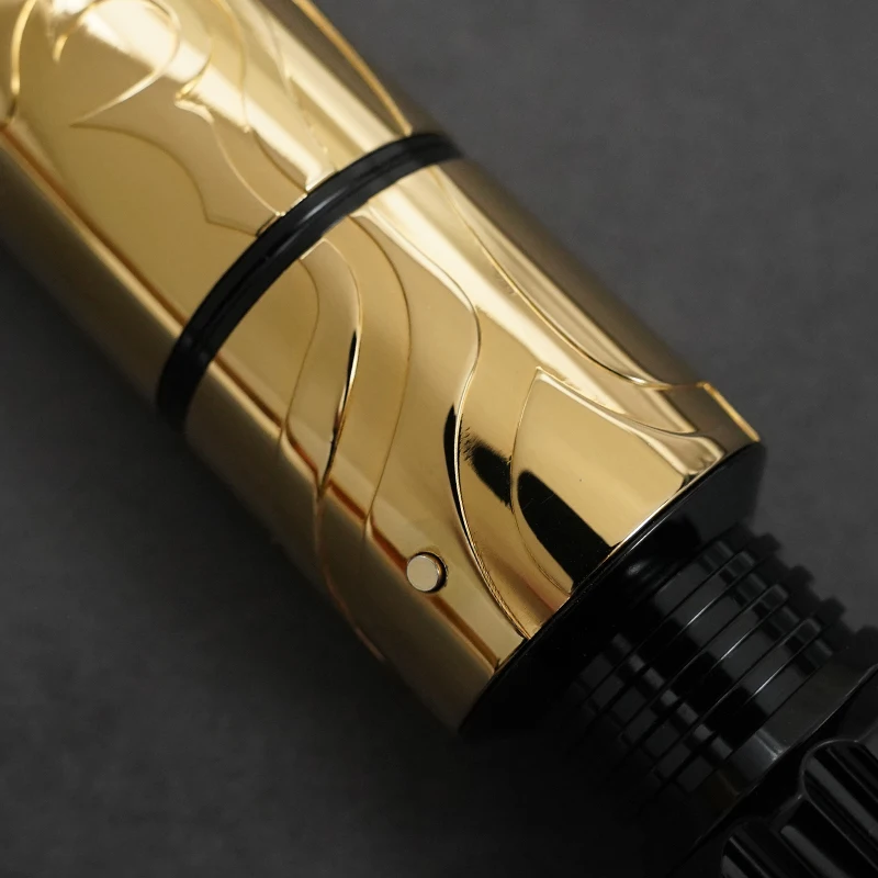 [89SABERS] Talon-Lichtschwert, Ganzmetallmaterial, Reprint-Filmstützengrößen 1:1, mit 19 Sätzen Tonschriftarten und Lichteffekten.