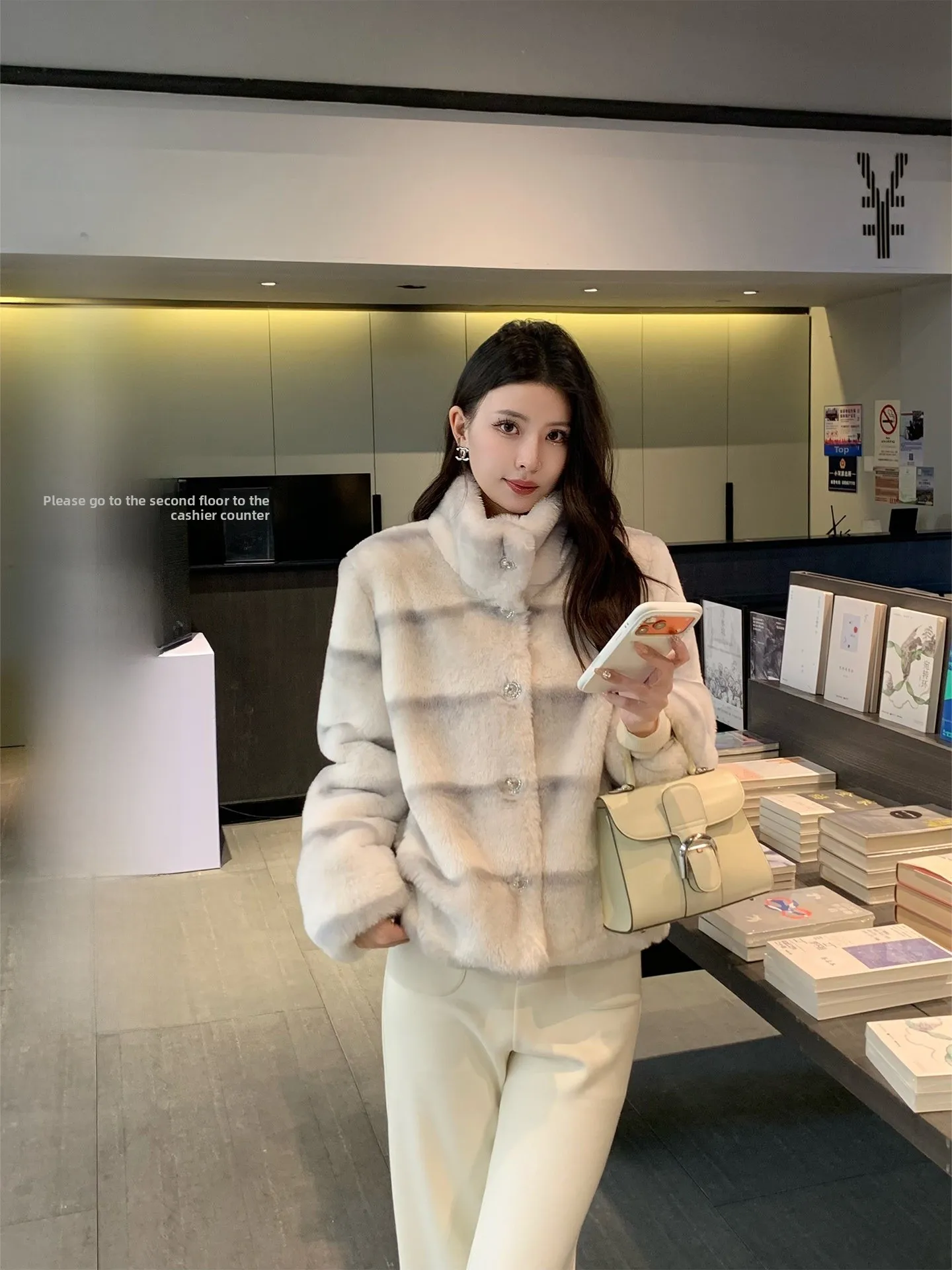 

Женская шуба Kun Peterburg из искусственной кожи и меха, зимняя, модная, экологичная, новая модель, короткая верхняя одежда