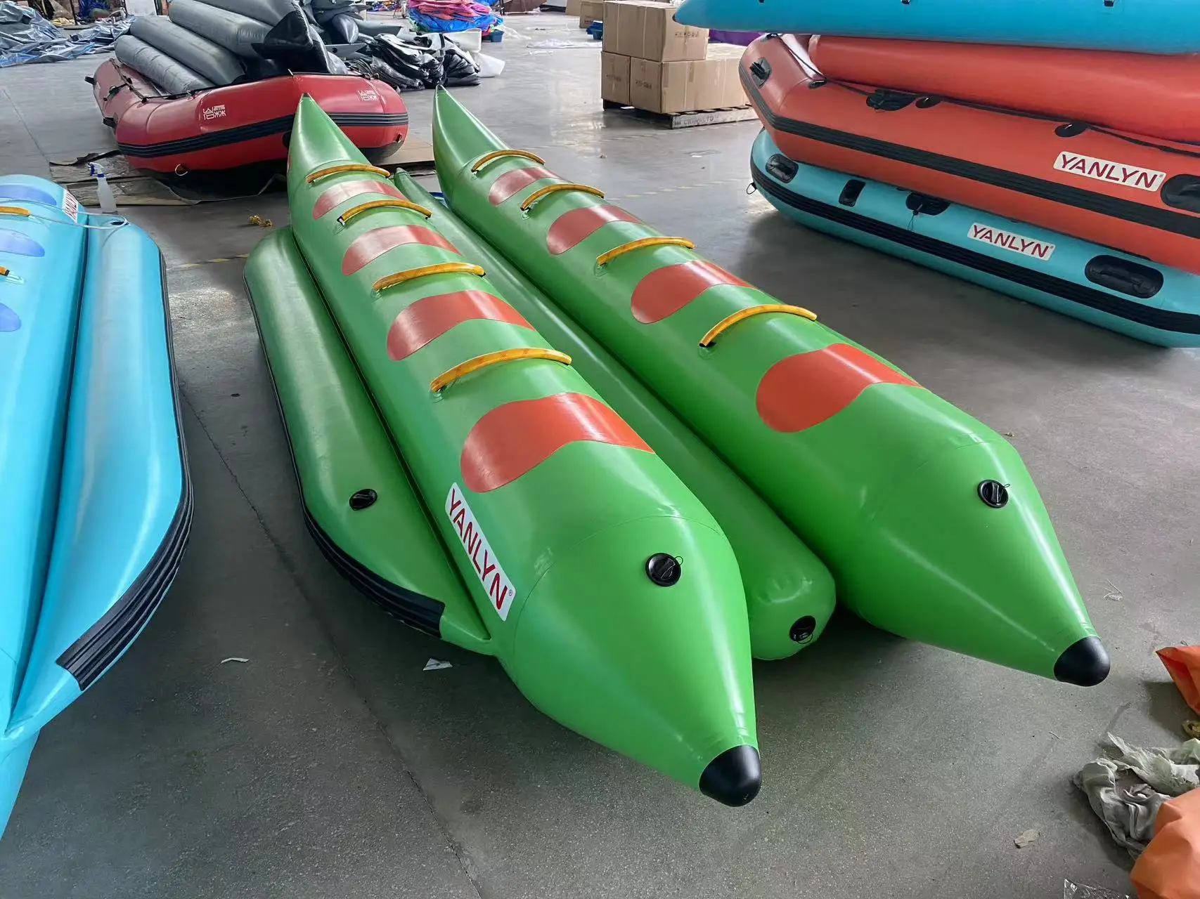 Factory Direct Sale Double Tube Banana Boat Inflatable Towable Boat For Summer Water Sport