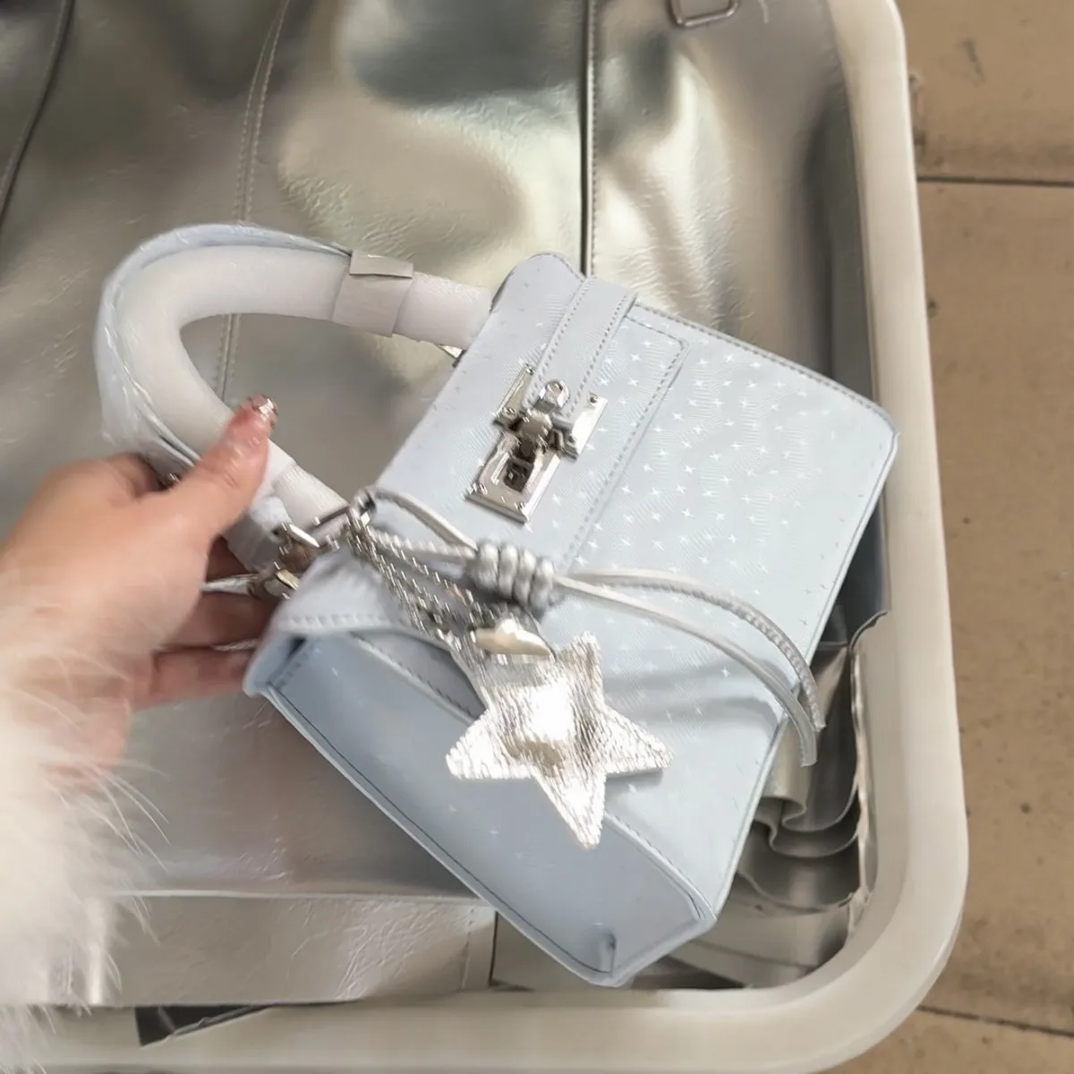 sac-bandouliere-polyvalent-et-tendance-pour-femmes-elegant-petit-sac-carre-sac-a-la-mode-ideal-pour-les-voyages-decontractes