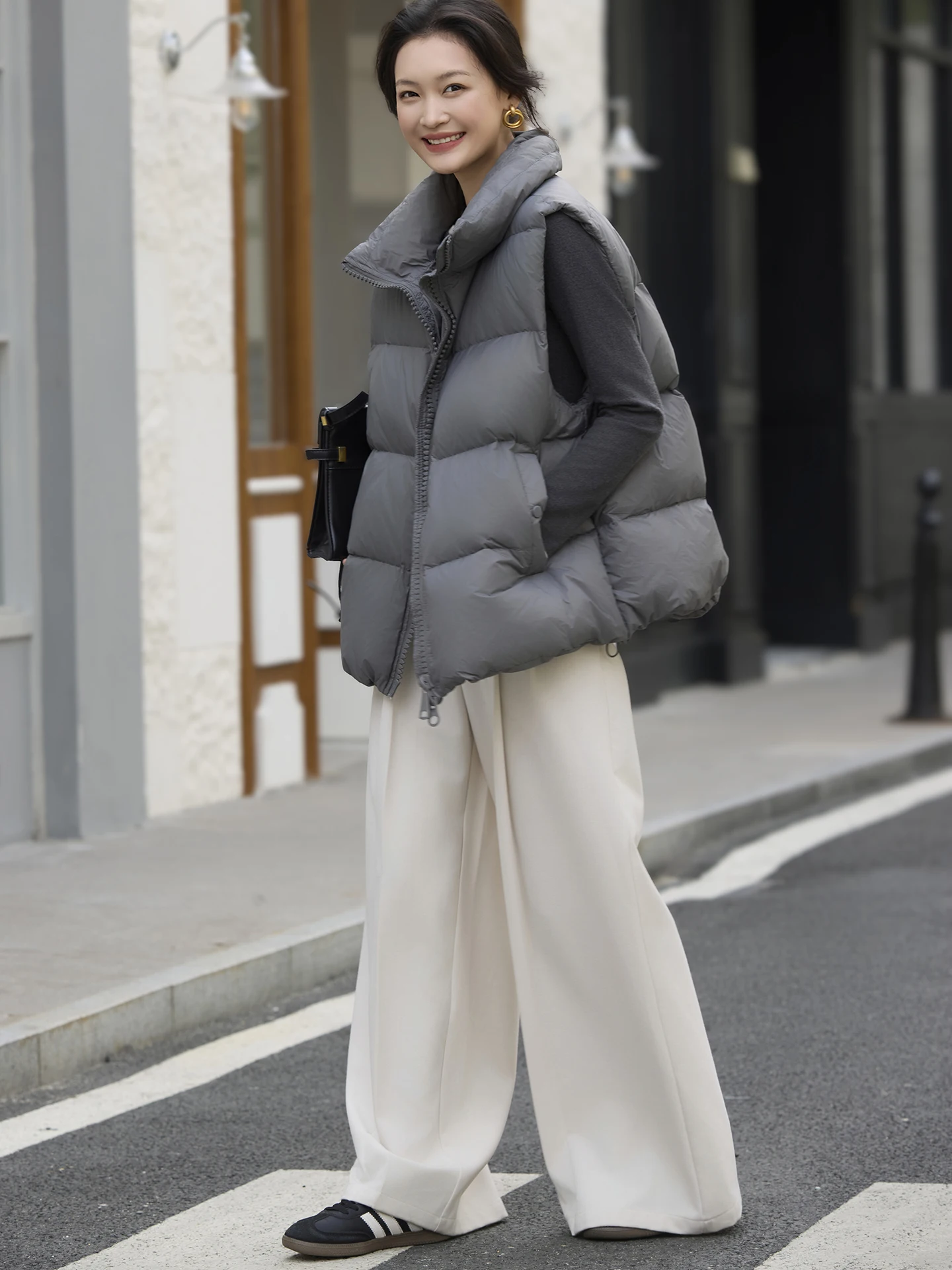 Women's Faionable Du down Vest Svel Outerwear Jaet 2025 Winter New Sle Versatile Zipper Closure  Color