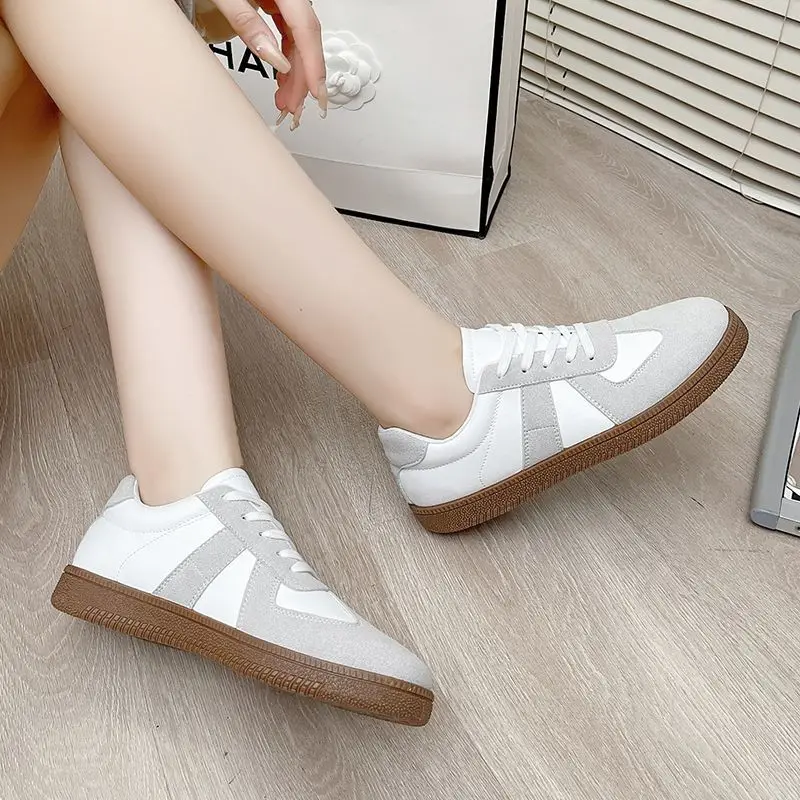 Crestar Leisure Sports Shoes For Women Comfortable Soft Bottom Outdoor Walking Shoes Lady Fashion Flats Shoes New Low-top Shoes image 5