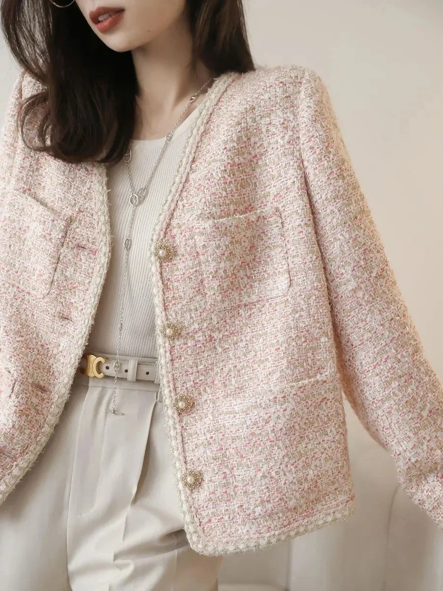 

Light Pink Retro Tweed Celebrity Coat Women's 2023 Spring Sweet V-Neck Ladies Pearl Flower Button Jacket