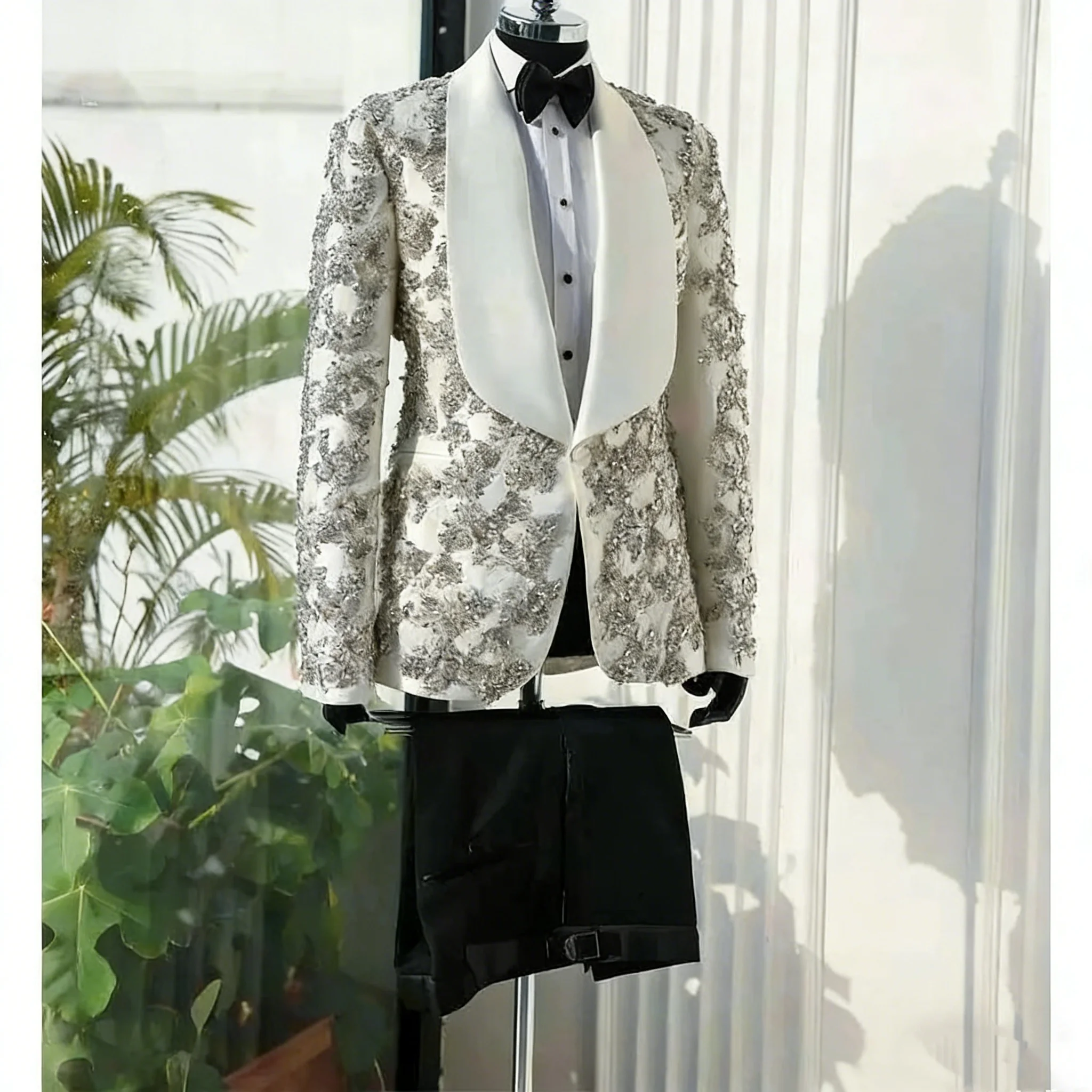 Luxurious Diamonds Crystal Men Banquet Suits 2 Pieces Business Groom Wear Party Wedding Tuxedos Jacket And Pants Customized
