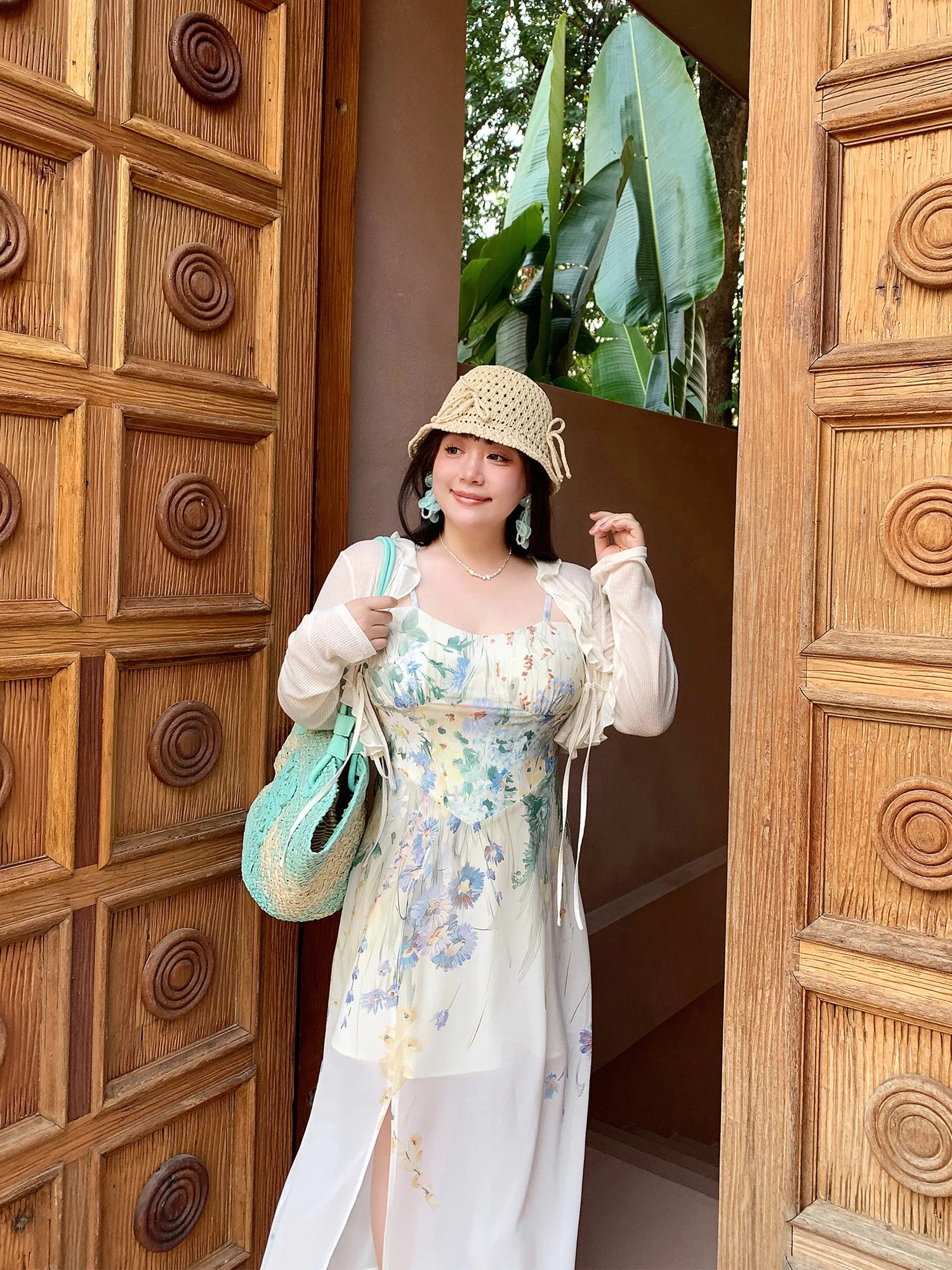 

Новая коллекция: Мягкая и нежная женская длинная юбка больших размеров из шифона с цветочным принтом, на бретельках, с разрезом, повседневная, весенняя.