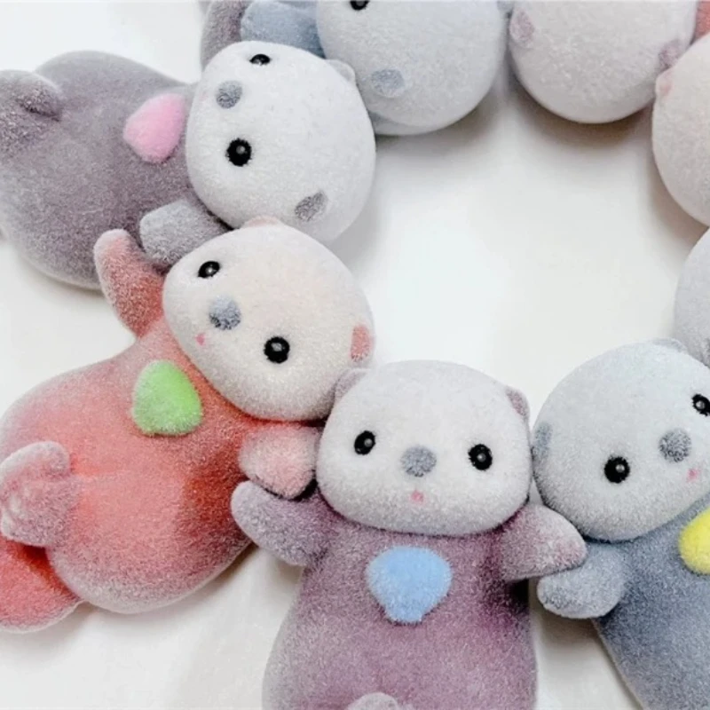 Juguete de cápsula YELL, juguete flocado para sujetar las manos, modelo de figuras de acción de nutria, juguete para decoración de acuario, lontra, juguete Gashapon, regalos para niños