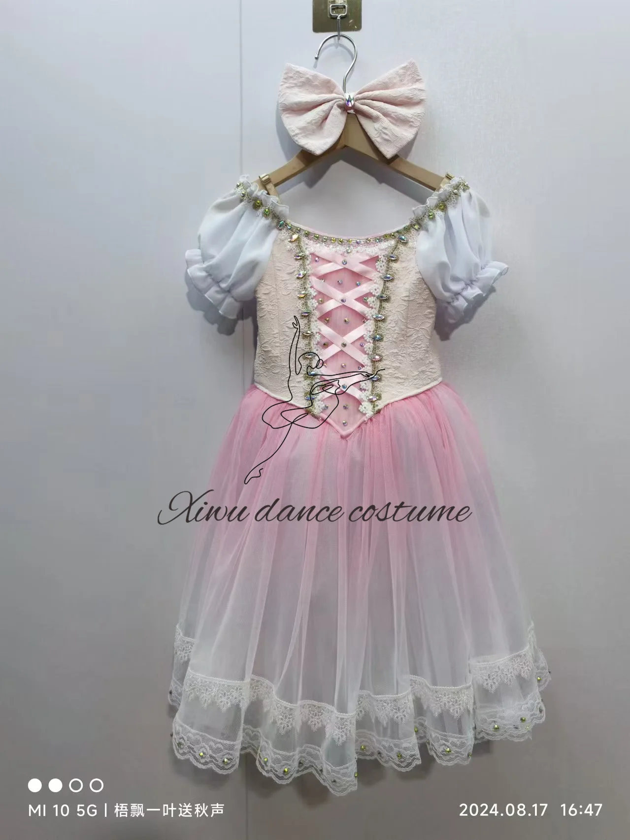 ขนาดที่กําหนดเองที่สวยหรูสีที่กําหนดเองเด็กสาวประสิทธิภาพสวมใส่ชุดบัลเล่ต์โคลงสั้น ๆ สีชมพูร่วมสมัย