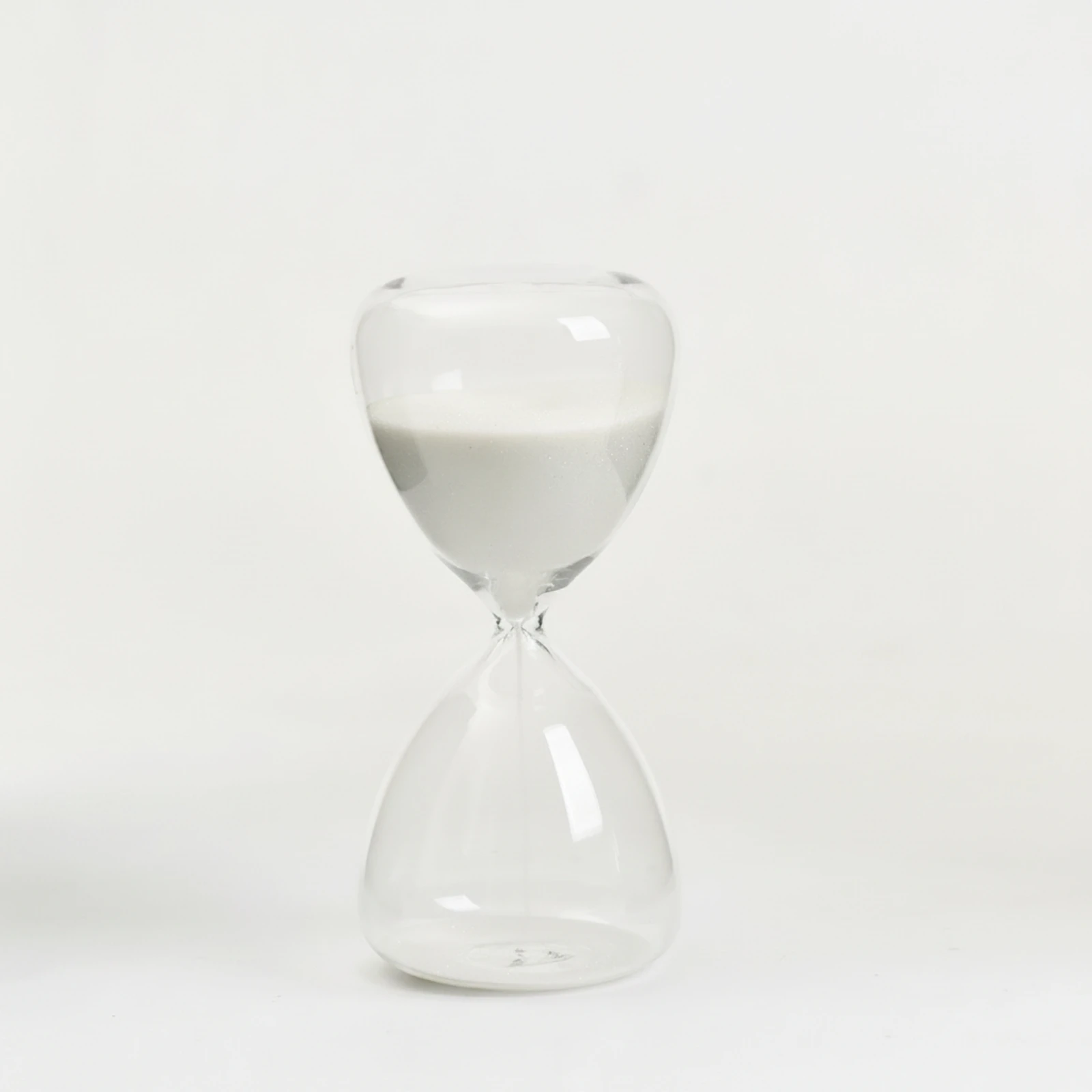 Glass Hourglass Sleek 15-Minute Hourglass Sand Timer with Glass Body Compact Sandglass Elegant for Professionals, Desk, Office