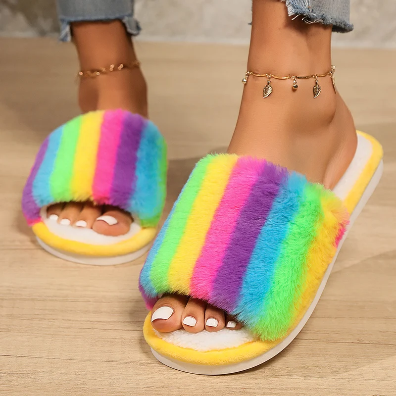 

Модные пушистые тапочки в радужную полоску, женские осенне-зимние теплые домашние тапочки из искусственного меха, легкие мягкие плюшевые домашние шлепанцы с открытым носком