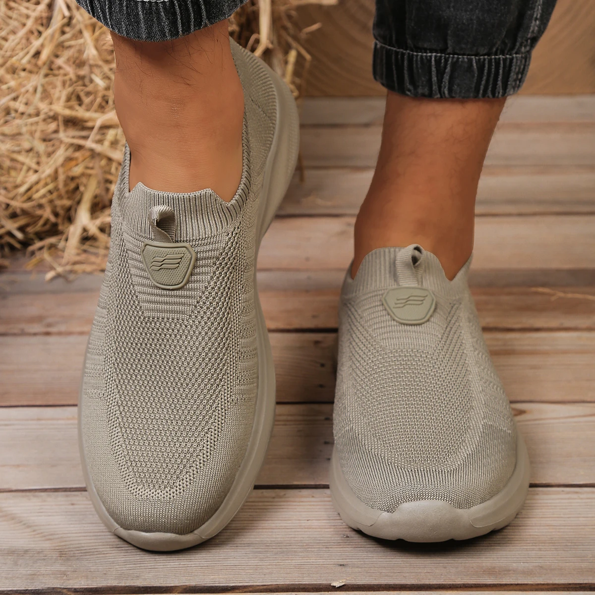 Men Whoes Slip On Knit Walking Shoes Solid Color EVA Soft Sole Lightweight Comfort Non Slip Footwear For Daily Wear view 6