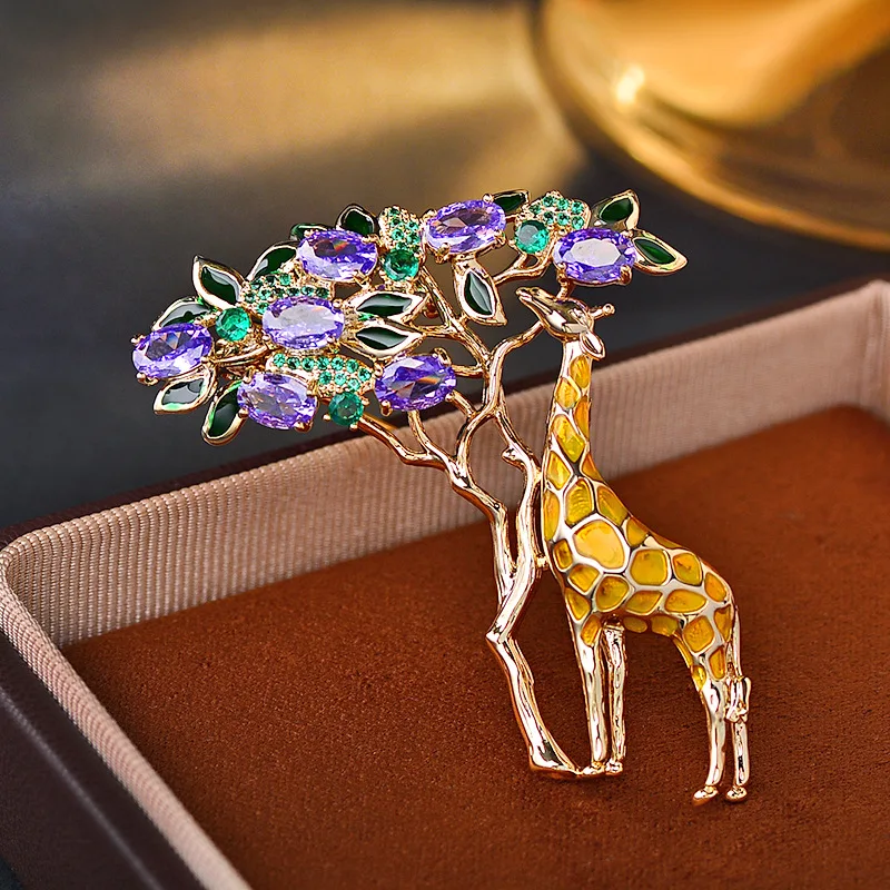 OKILY Chinese Style Handmade Enamel Giraffe Brooch Pins Exquisite Cartoon Animal Broche High-end Temperament Corsage Accessories
