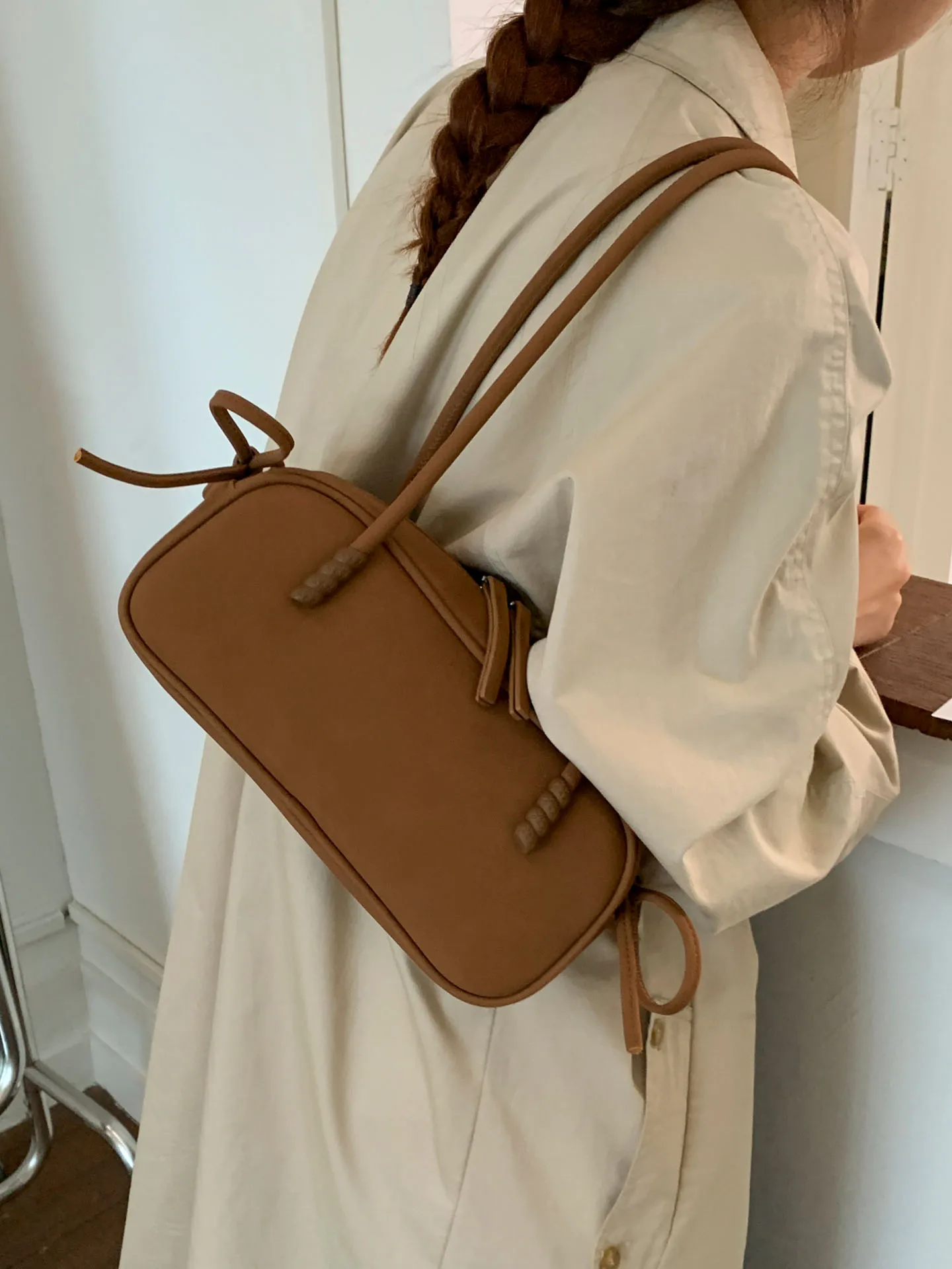 

Модная ретро сумка на одно плечо с матовой текстурой, женская простая однотонная сумка для путешествий, осенние шикарные сумки с бантом и декором