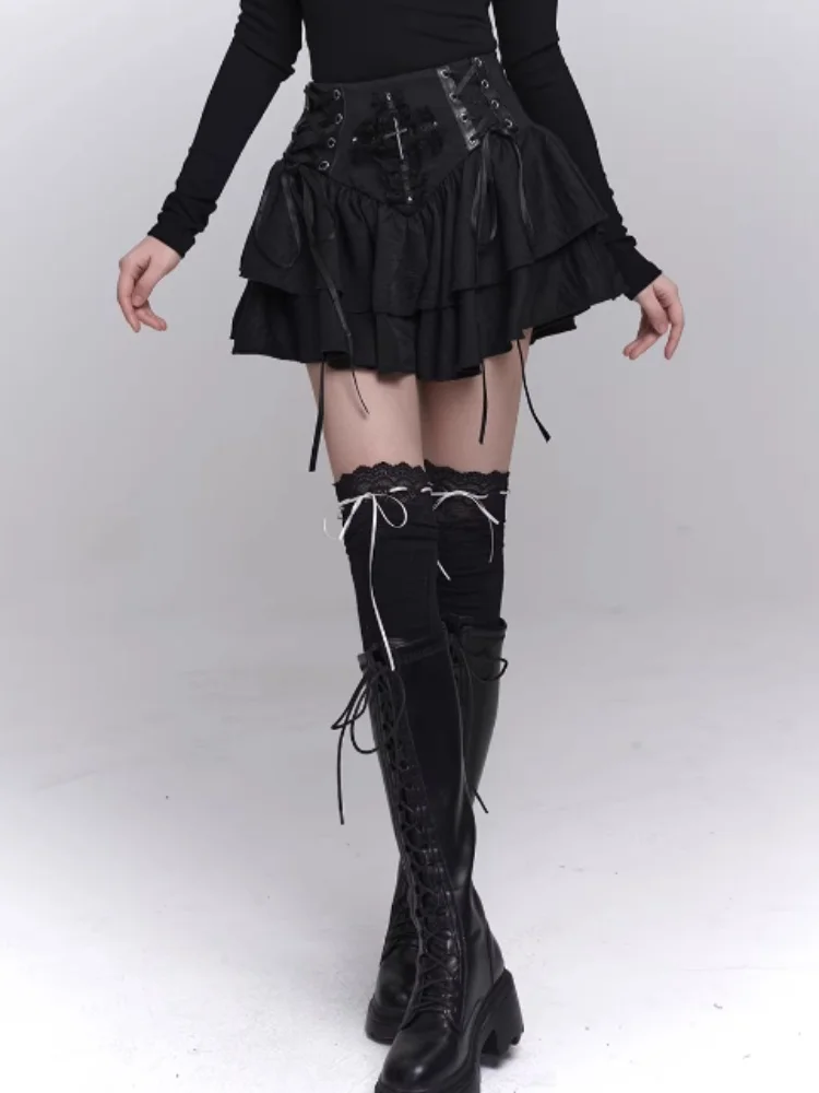 Spódnice Gothic Punk Damskie Czarne Mini Spódniczki z Nadrukiem Krzyża Dziewczyna-Duch Punkowa Subkultura Gothic Y2K Seksowny Styl