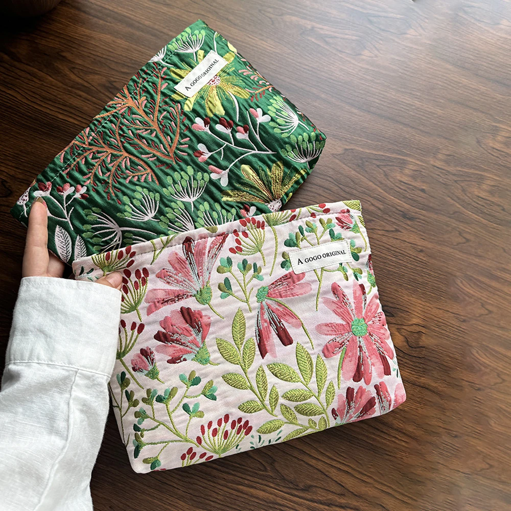 

Новая легкая косметичка с цветами, модная сумка для хранения средств по уходу за кожей, маленький свежий дорожный клатч, женская сумка для мытья