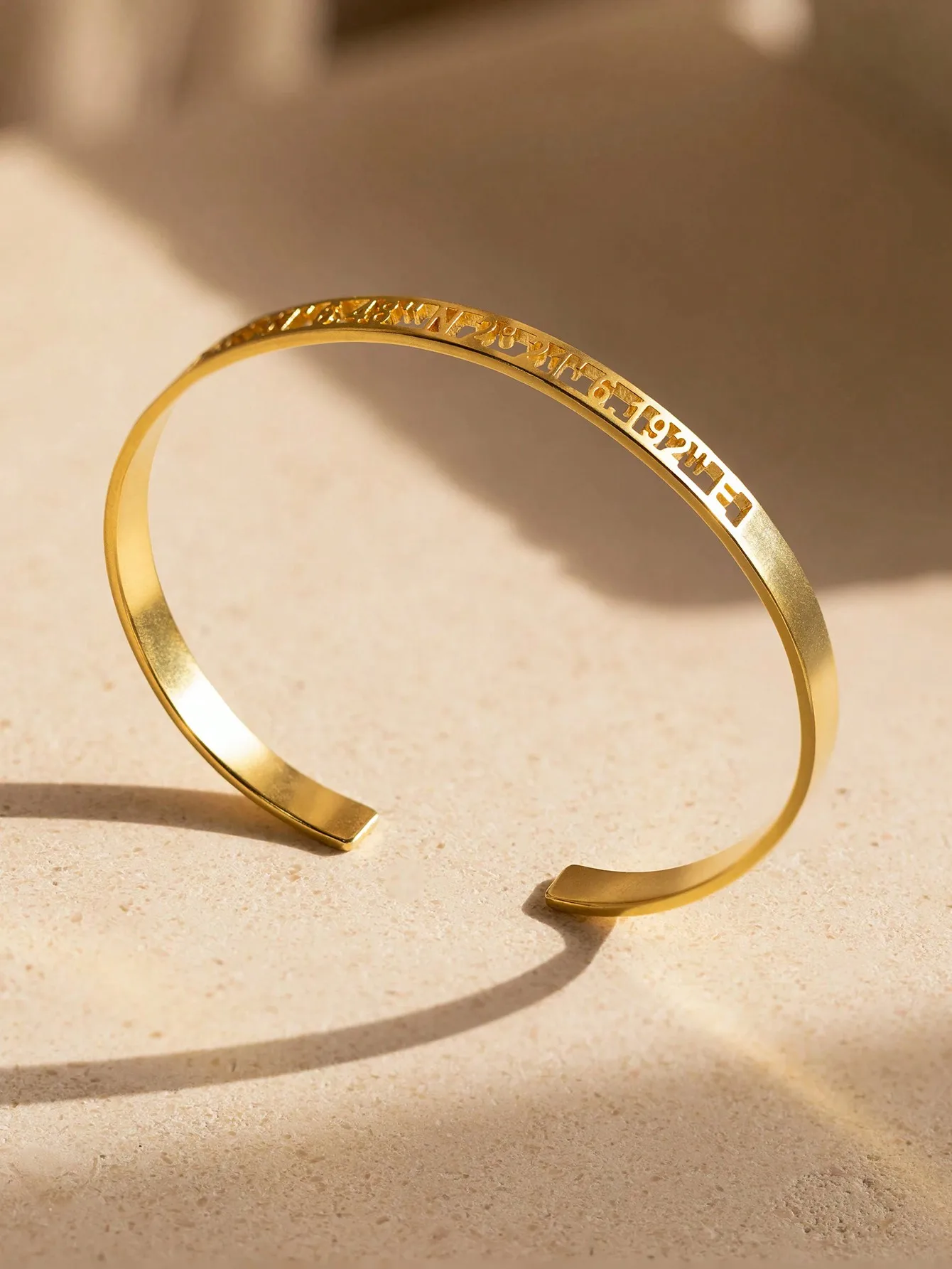 Custom Date Coordinate Roman N - Coordinates Bracelet recension och pris