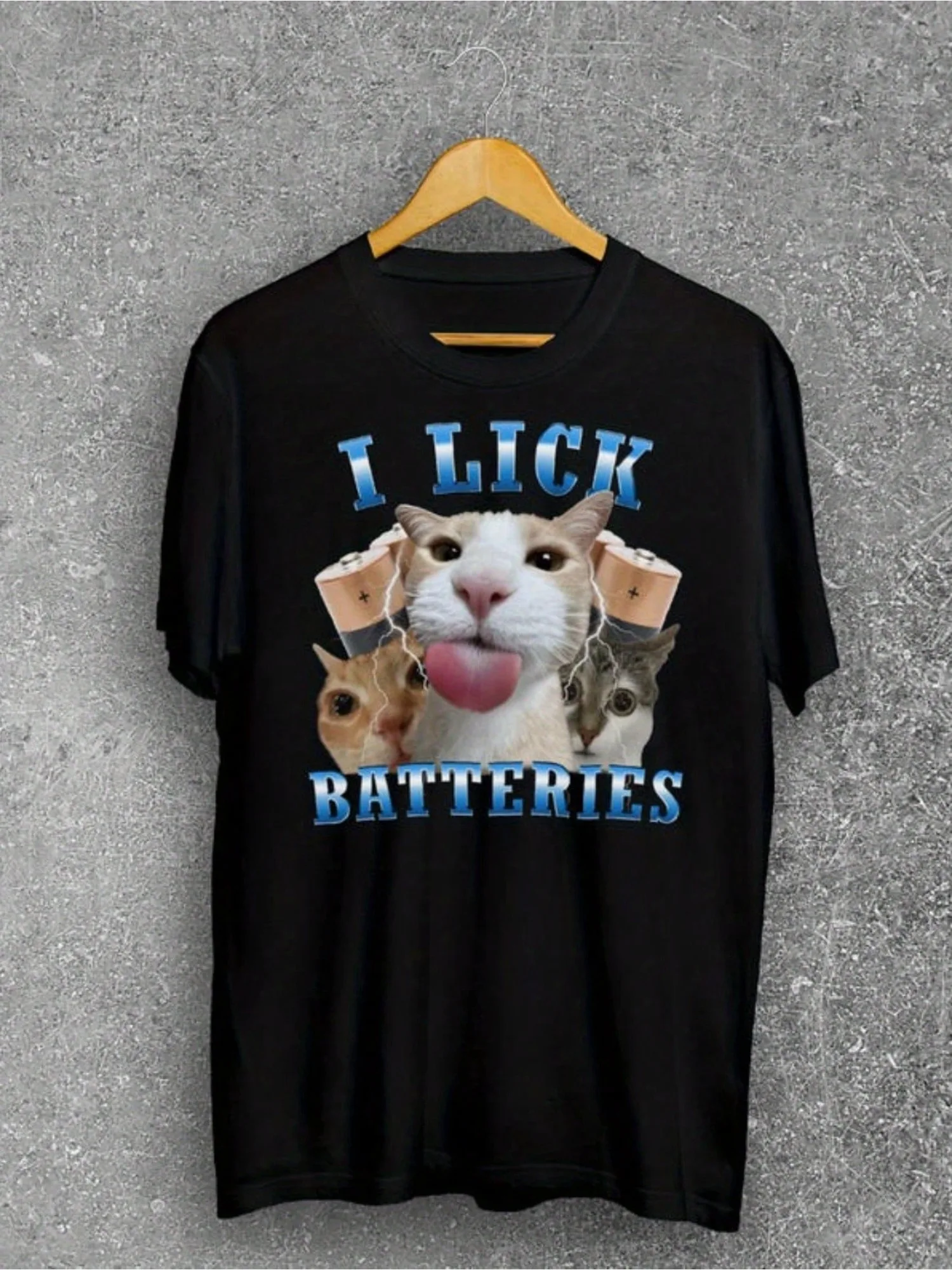 

I Lick Batteries Funny Cat Meme T-shirt Silly Cats Shirt Brain Rot T shirt Unhinged Shirts
