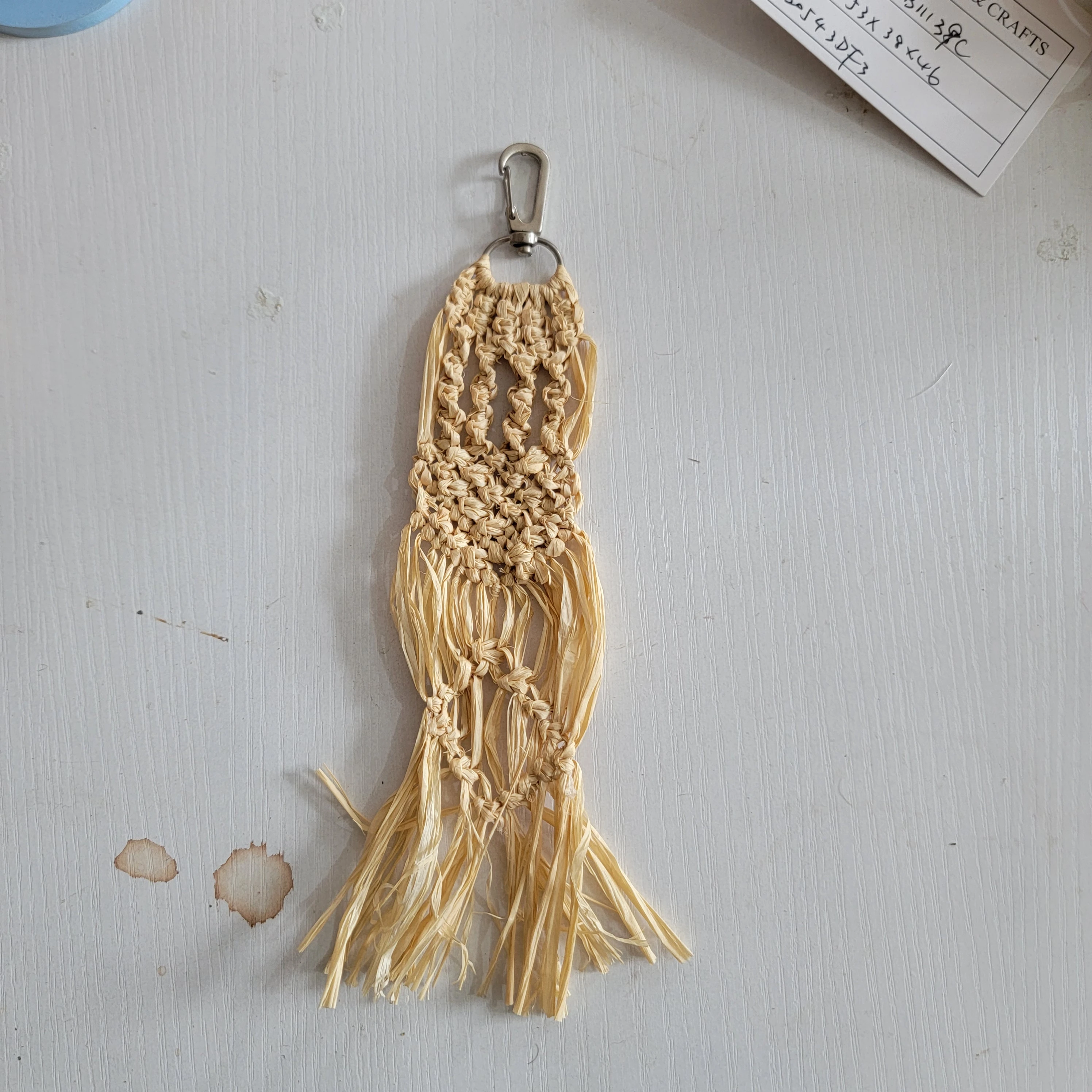 

3pcs Raffia Macrame Keyring Set Handmade Fringe Keychains Macrame Design Bag Charm Unique Bohemian Key Gift