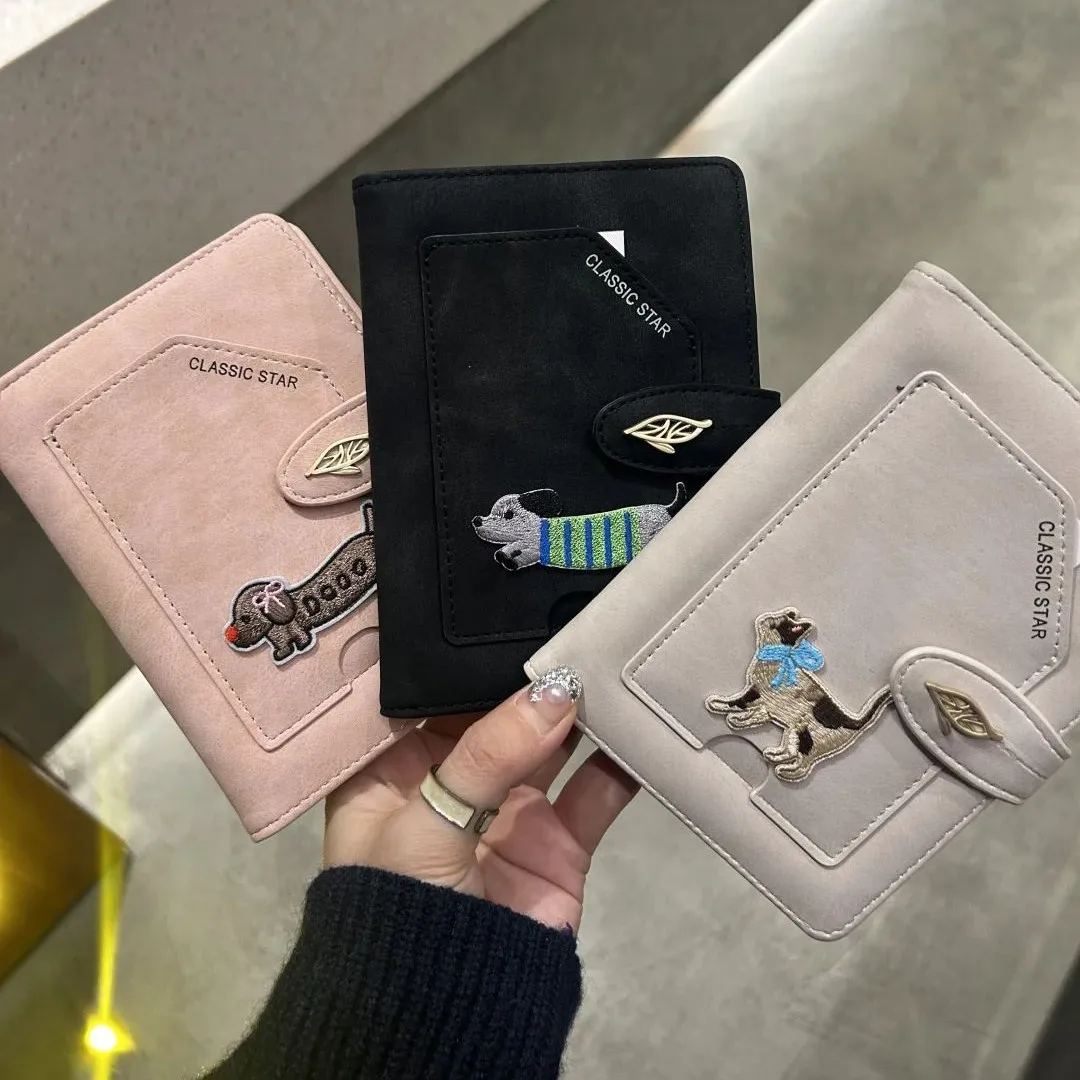 

Cute Embroidered Dog Passport Cover PU Leather Man Women Travel Passport Holder with Credit Card Holder Wallet Protector Case