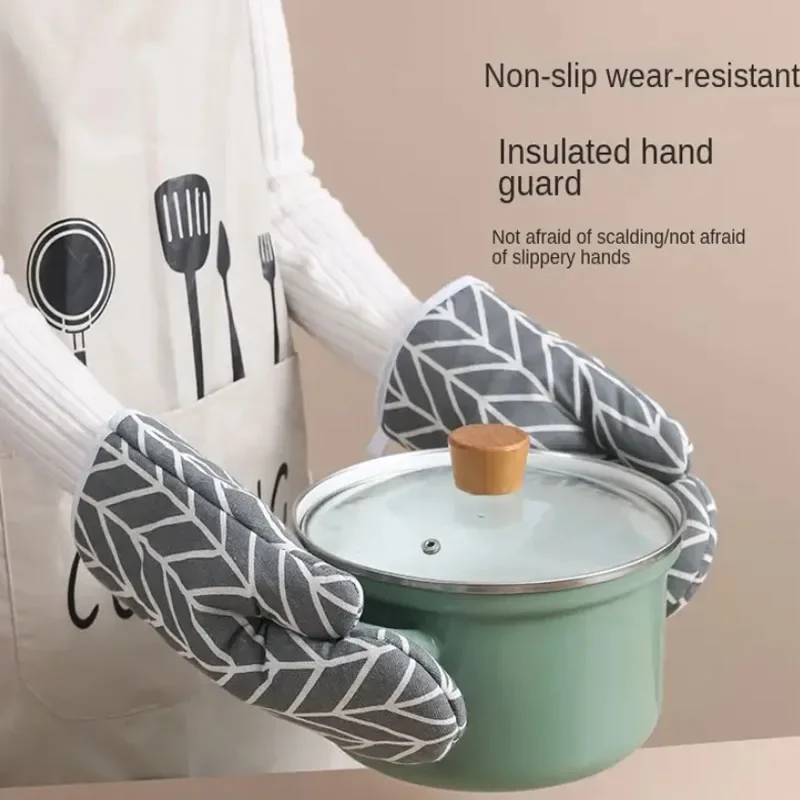 Two-Piece Kitchen Glove Durable Heat-insulating Gloves Oven Mitts Easy to Clean Baking Oven Gloves Ideal for Household Use