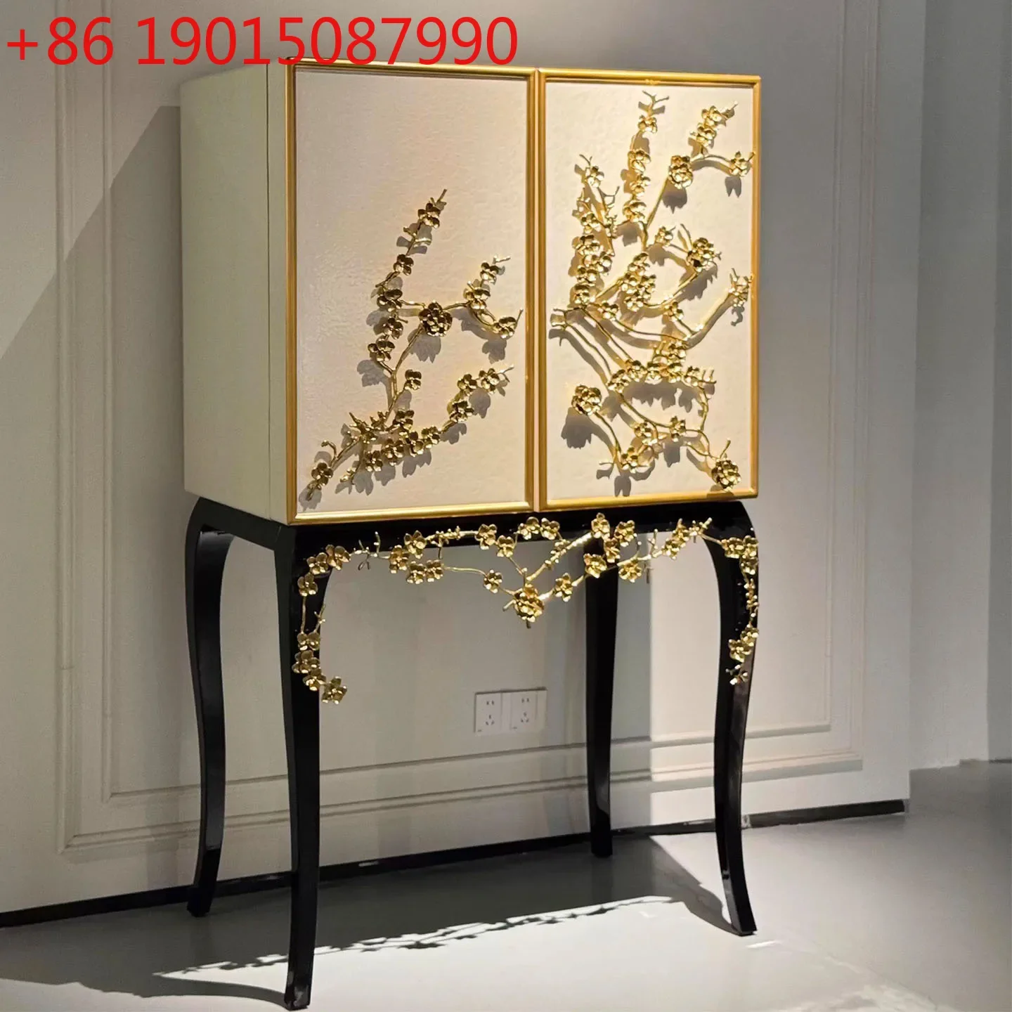 Italian light luxury three-dimensional copper flower wine cabinet living room locker solid wood