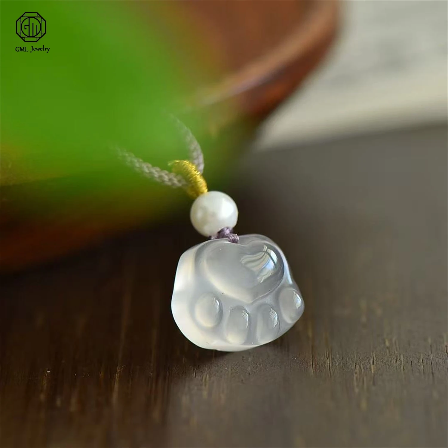 Natural Ice White Chalcedony Cat Paw Pendant Moonlight Style Minimalist Choker Exquisite Necklace Best Friend Gift Jewelry