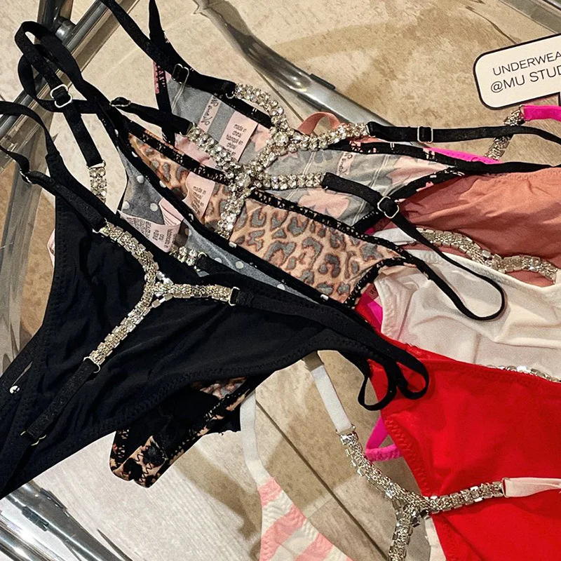 SP & şehir moda taklidi lüks seksi Thongs ince leopar çizgili erotik kadın külot buz ipek Bikini dikişsiz külot