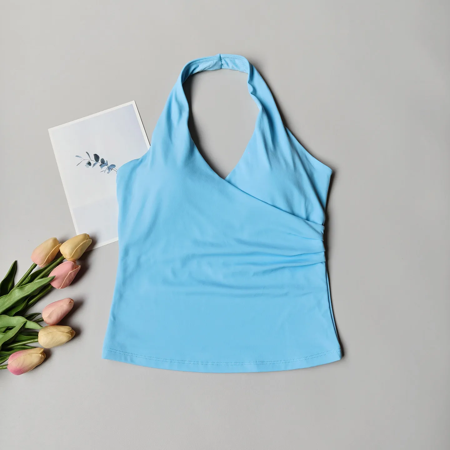 Halsband-Yoga-Top für Damen, hohe Elastizität, bequem, atmungsaktiv, überkreuzter Rücken, figurformend, Sport-Fitness-BH, zum Tragen als Oberbekleidung geeignet. – Detail 2
