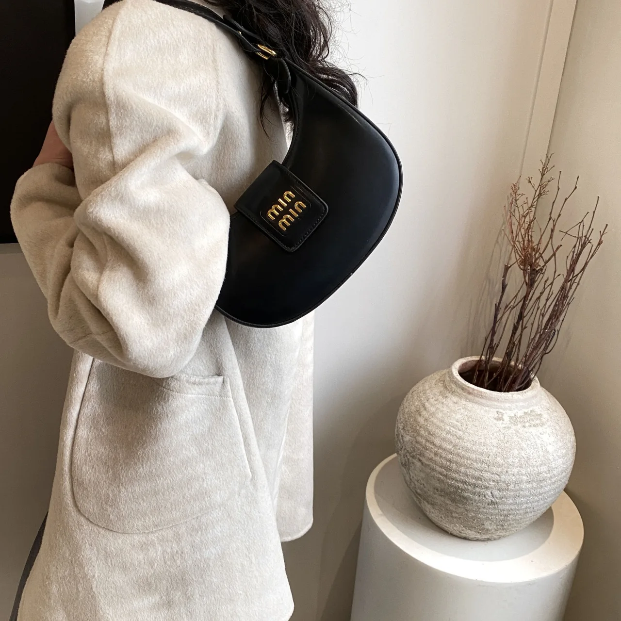 2025 Vintage Moon Bag - Crossbody/Underarm, High-End Shoulder Bag, Multi-Way Wear, Durable & Stylish, Perfect for Work & Daily