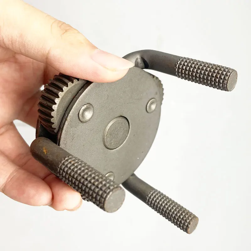 

Excavator Oil filter wrench three-claw filter wrench Automobile engine oil filter element board hand