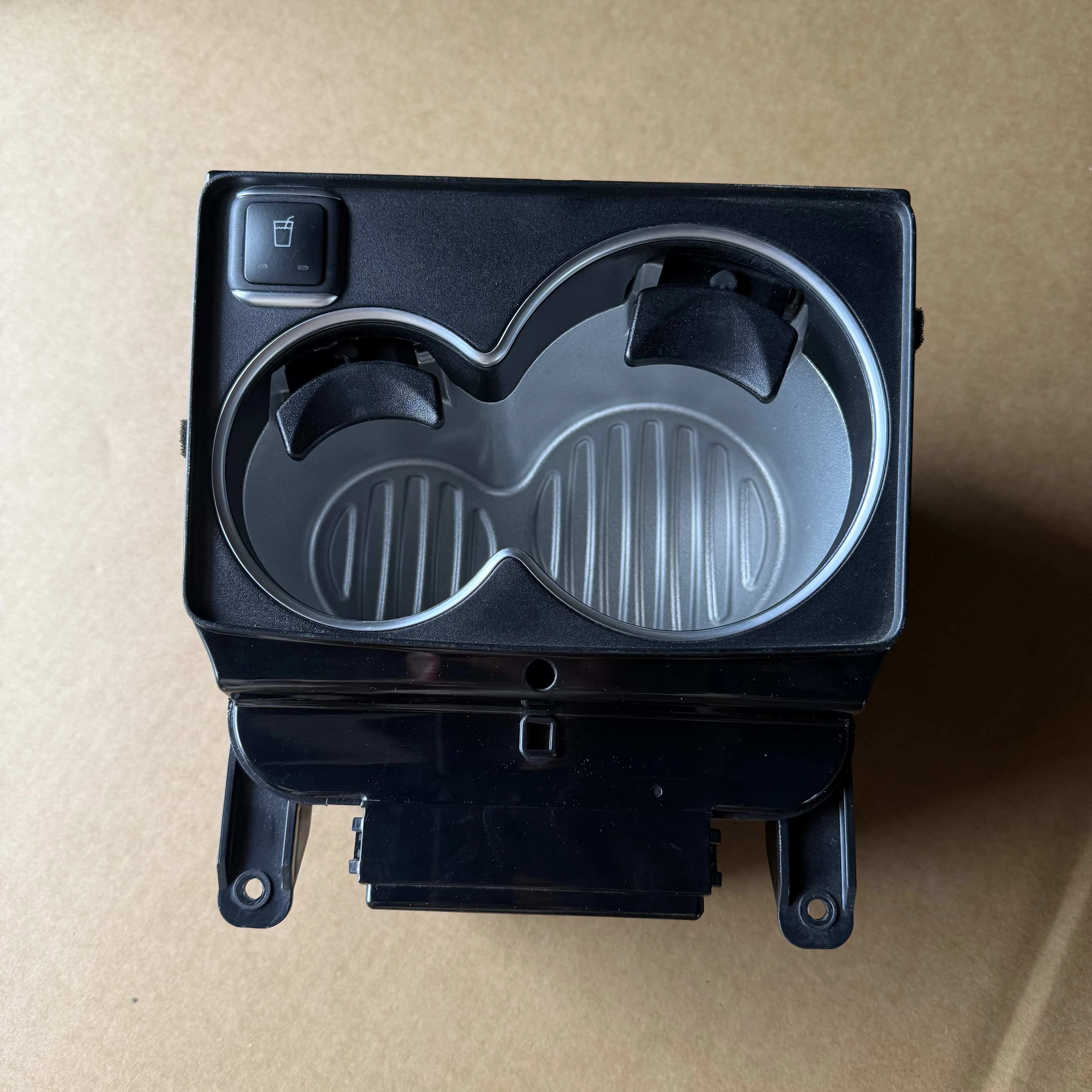 Hot-selling Armrest Cup Holder Cooling and Heating Car Cup Holder for Merceder Menz Vito Vclass W447 W448 V250 V300