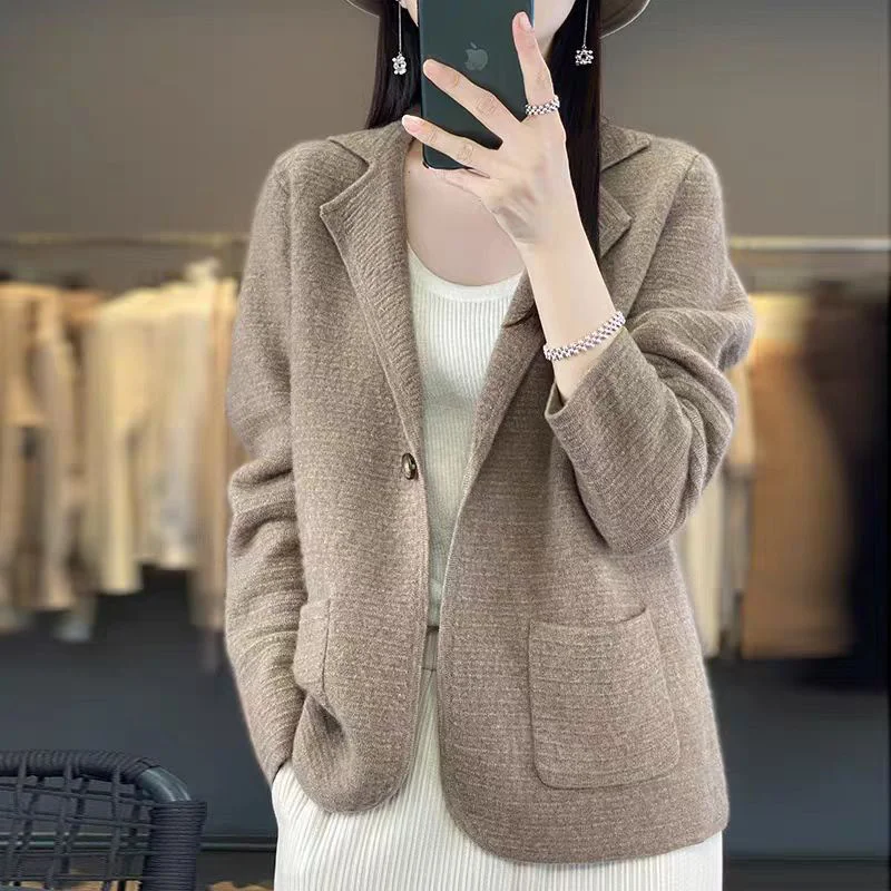 

2025 New Korean Autumn Winter Fashion Casual Cardigan Women Sweater Elegant Long Sleeve Knitted Sweater Jacket Ladies Tops