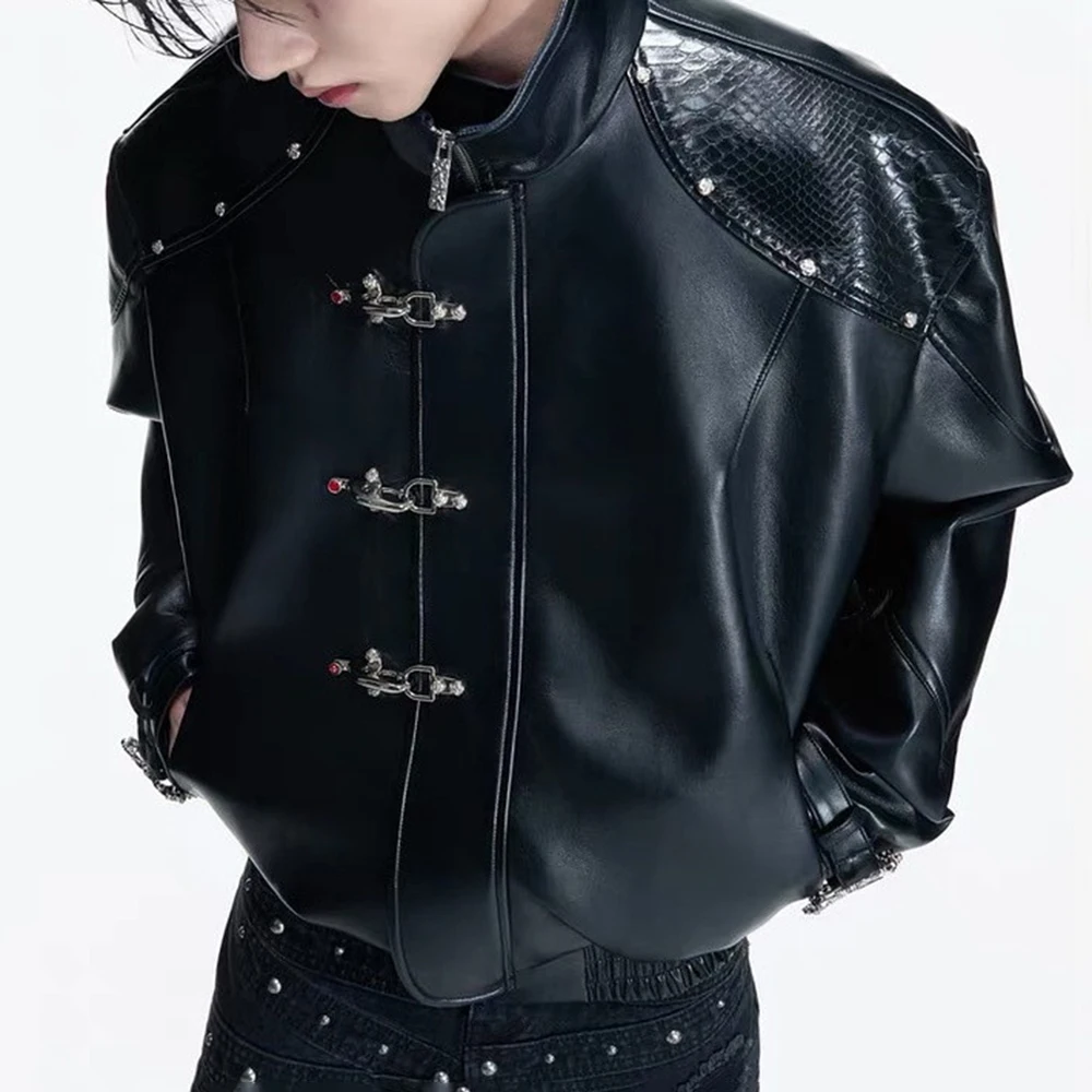 Mens Hook Buckle Snake Embossed Stand Collar Cropped Biker PU Jacket Streetwear Fashion Nightclub Stage Trend Lapel Outdoor Coat