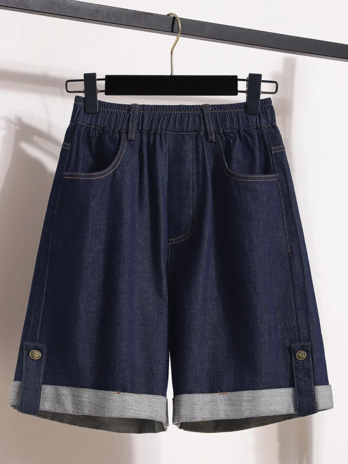 

Женские летние дизайнерские брюки больших размеров с манжетами темно-синего цвета, эластичная талия, широкие брюки «пять четвертей», тонкие джинсовые брюки с высокой талией